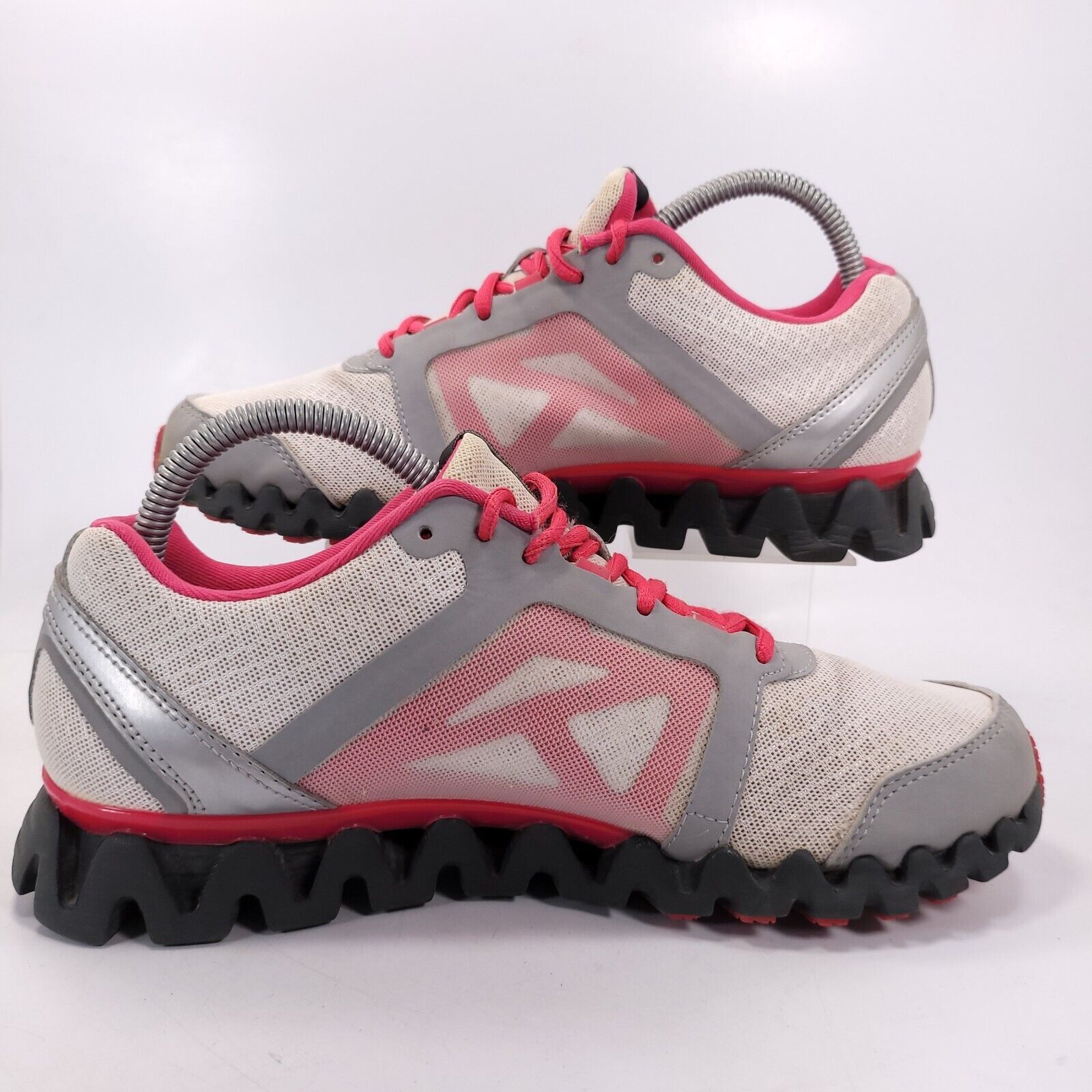 Reebok Reebok Zigquick Fire Shoe Womens Size 8.5 V61014 White Pink Size US 8.5 / IT 38.5 - 6 Thumbnail