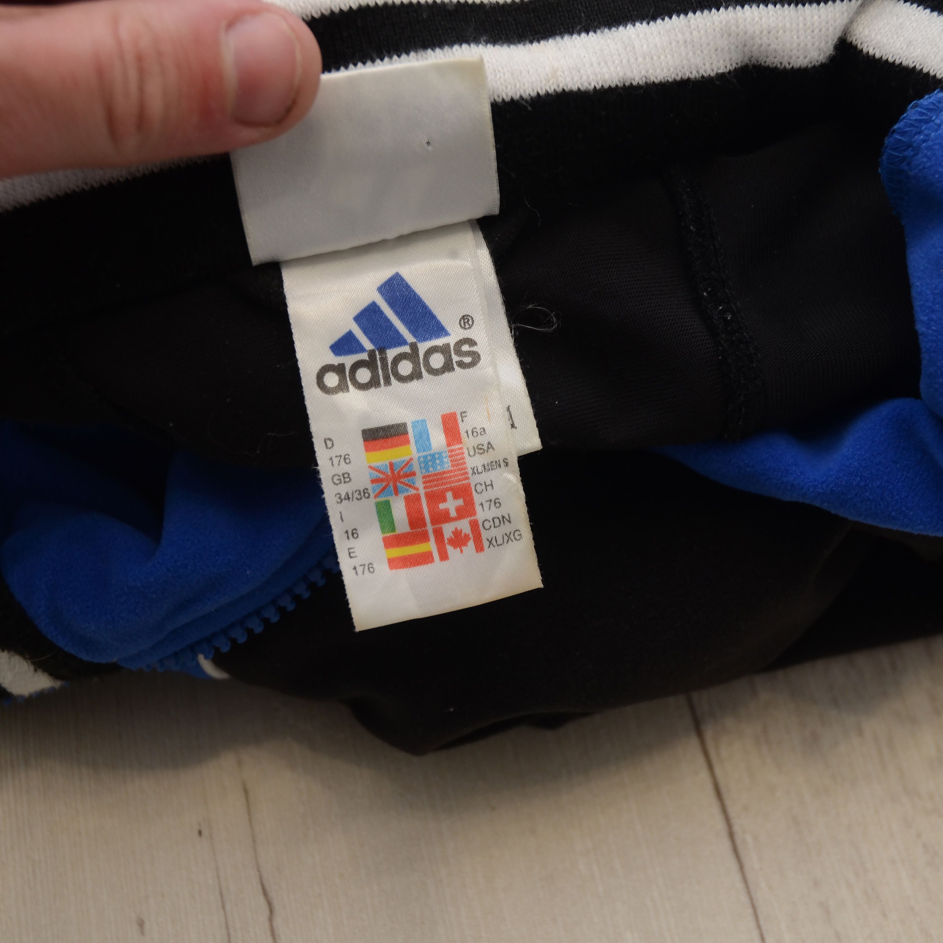 Adidas Vintage Adidas Velour Track Jacket Original Retro Full Zip Size US M / EU 48-50 / 2 - 11 Thumbnail