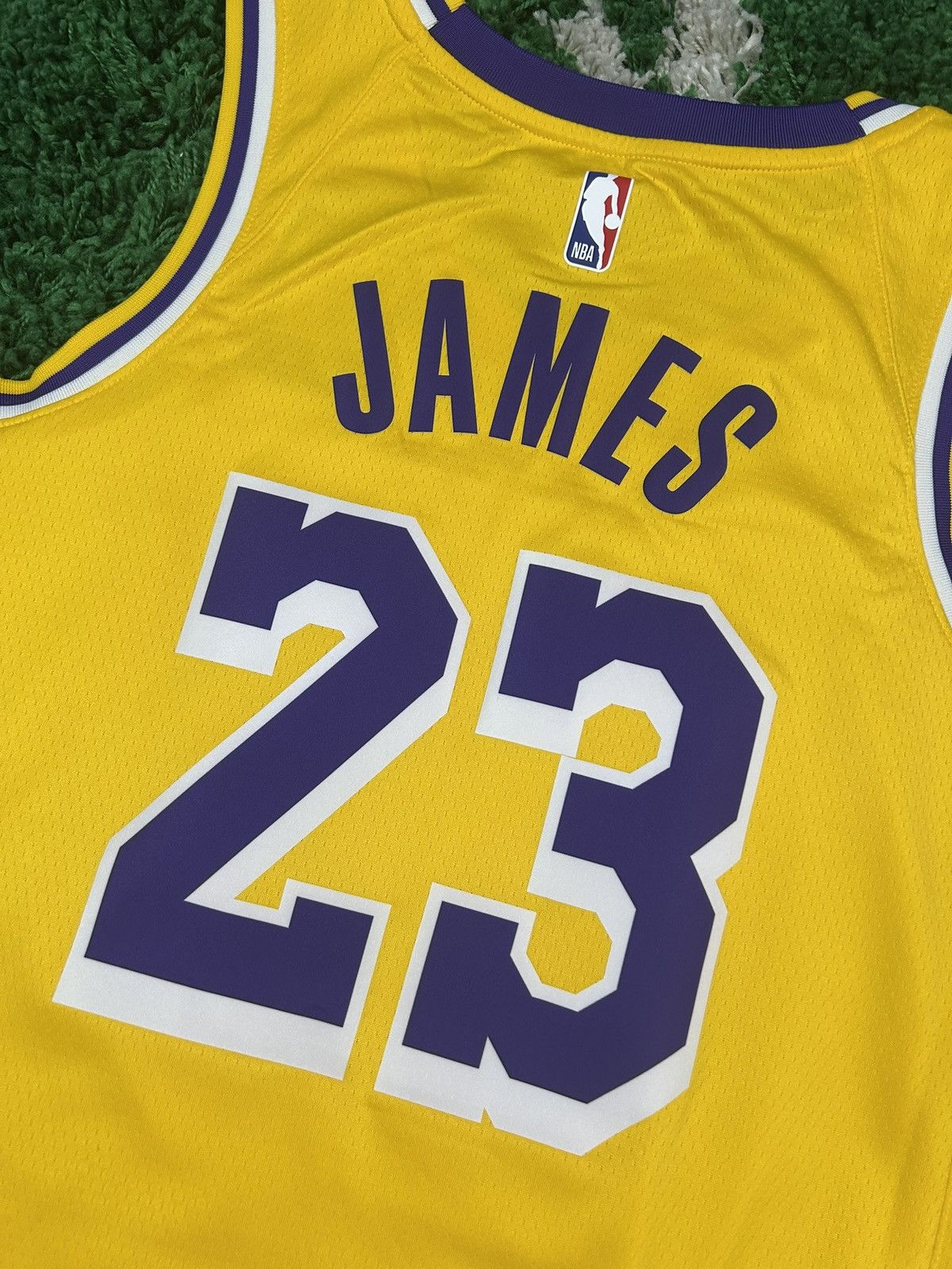 NBA LeBron James Nike Swingman Jersey Icon Edition Size Medium Size US M / EU 48-50 / 2 - 6 Thumbnail