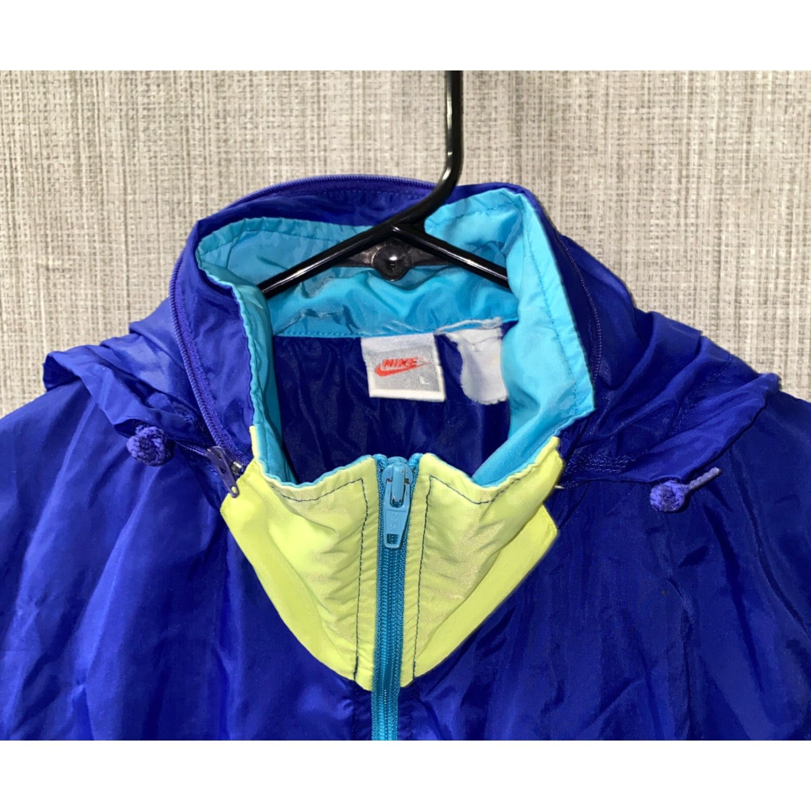 Nike VINTAGE Nike Women’s Full Zip Rain Jacket Size Large Purple Nylon Casual Women Size L / US 10 / IT 46 - 3 Thumbnail