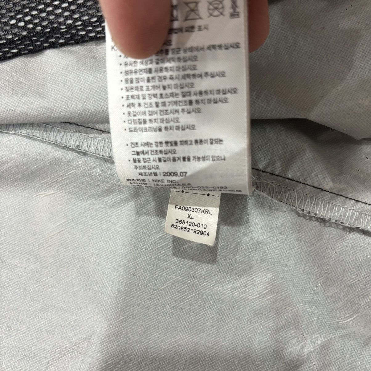 Nike Manchester United Nike Hooded Rain Jacket Size US S / EU 44-46 / 1 - 10 Thumbnail