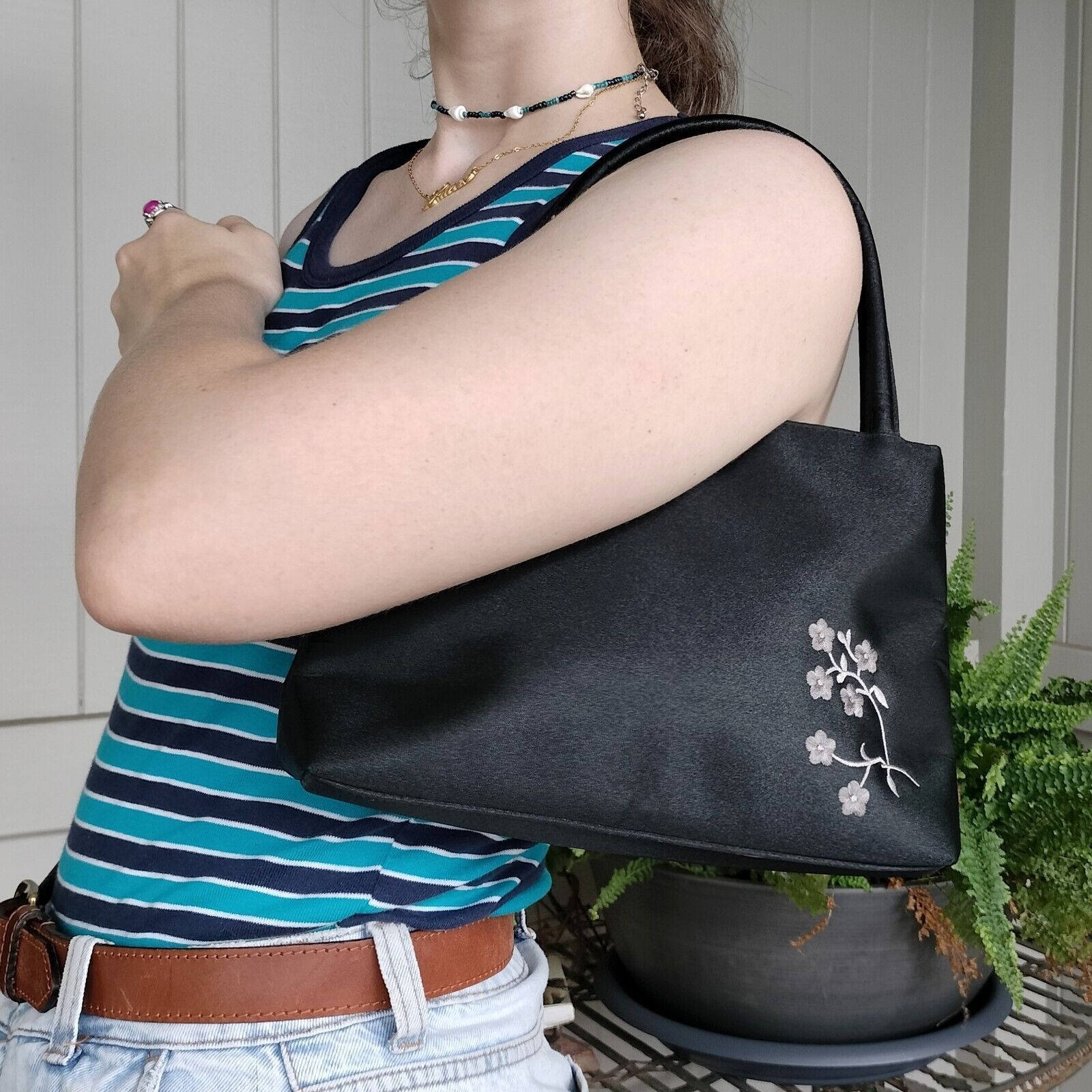 Vintage Vintage Black Shoulder Bag Floral Handbag Embroidered Satin Size ONE SIZE - 2 Thumbnail