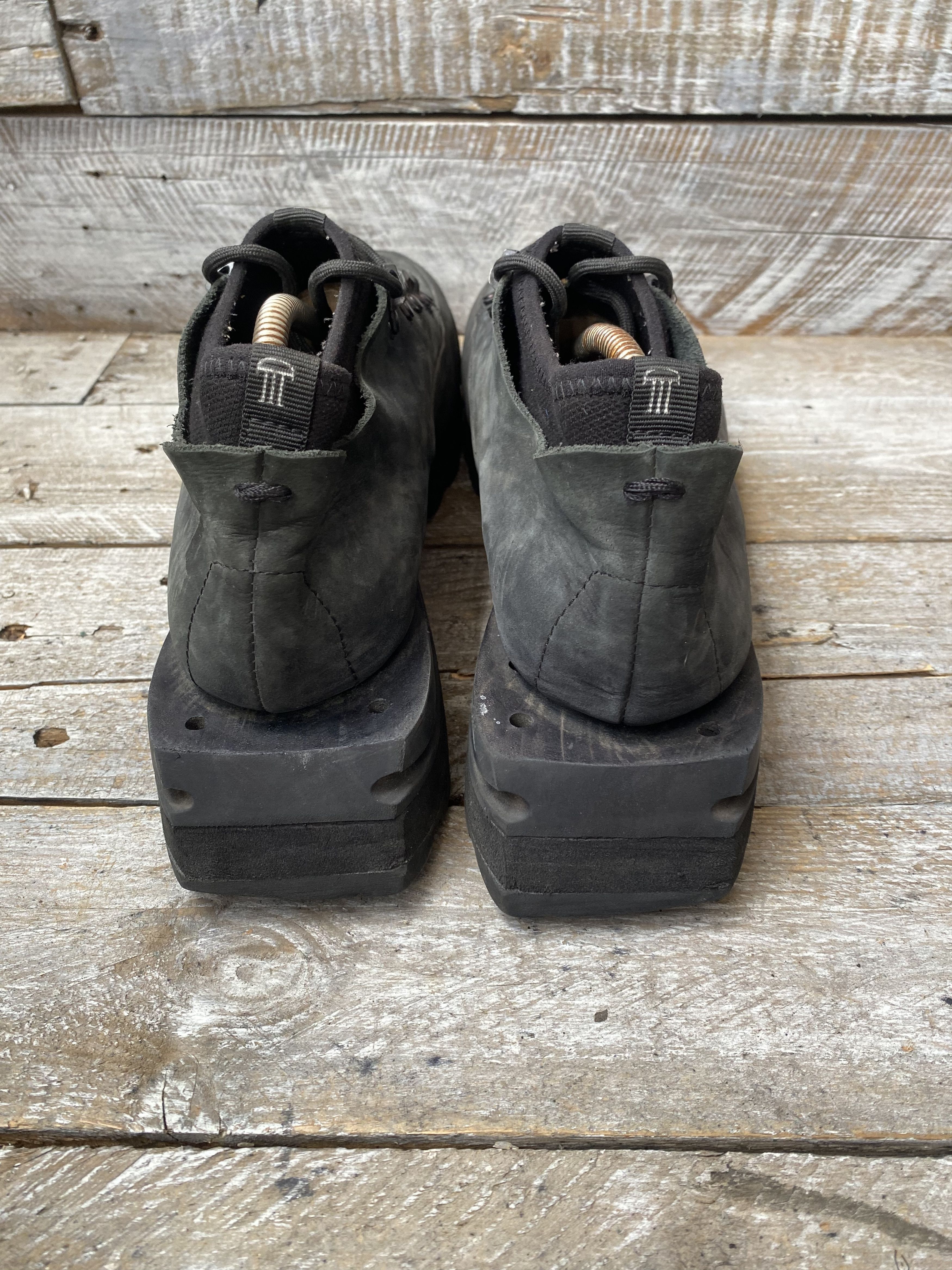 Demon Demon poyana black low top shoes sz 40 Size US 7 / EU 40 - 6 Thumbnail