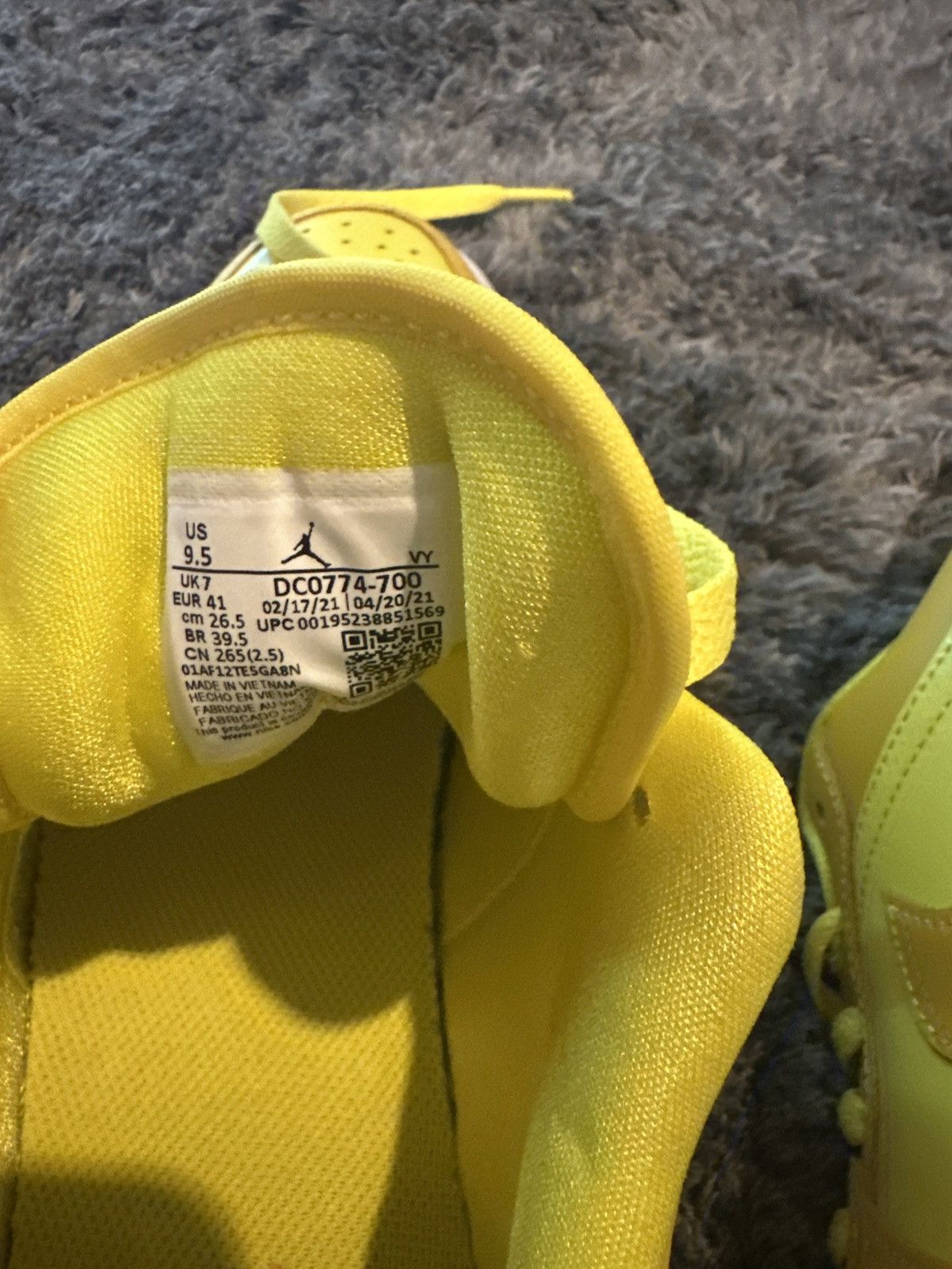 Nike Wmns Air Jordan 1 low yellow strike Size US 9.5 / IT 39.5 - 7 Thumbnail