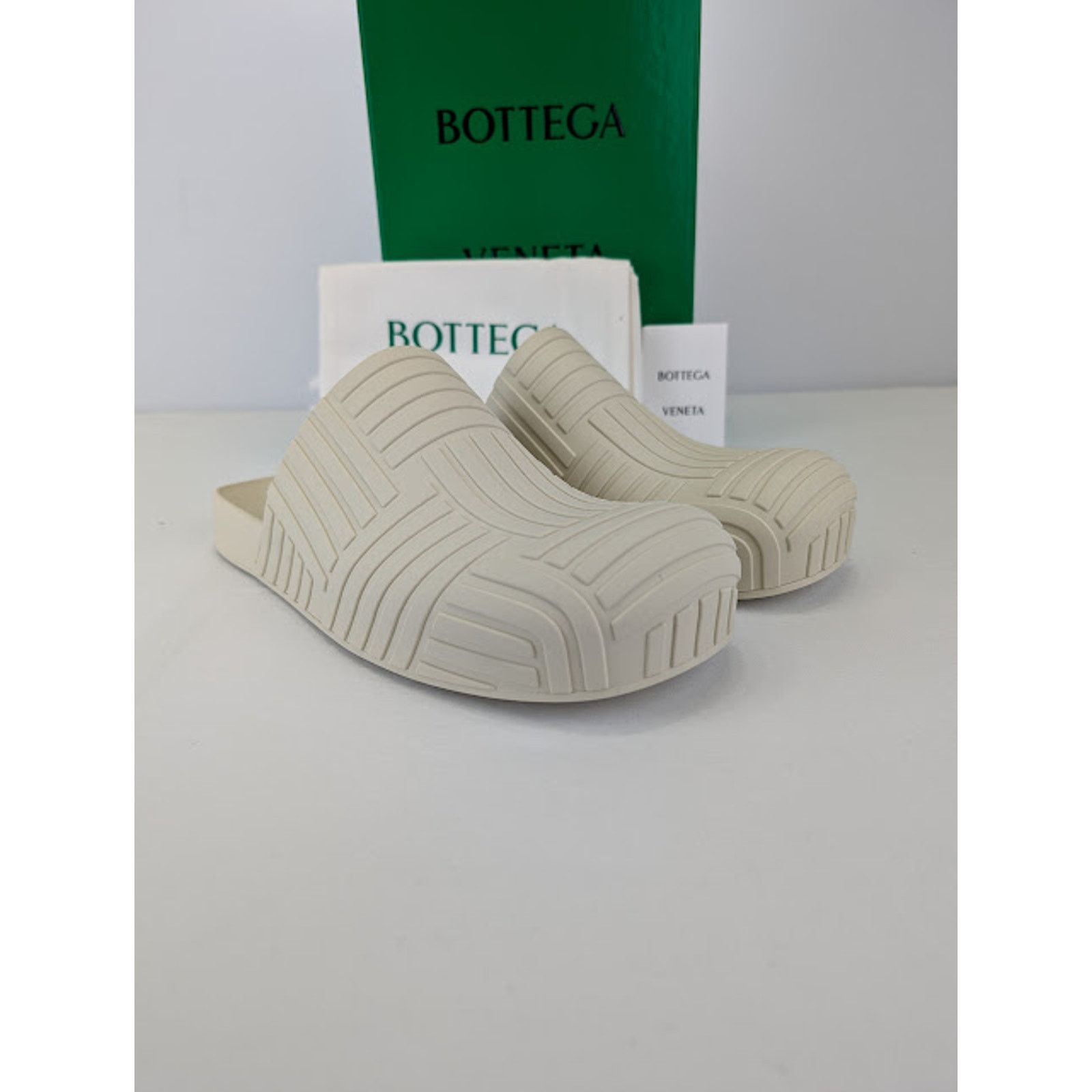 Bottega Veneta o1rshd1 Rubber Carpet Slider Sandal in Sea Salt Size US 12 / EU 45 - 4 Thumbnail