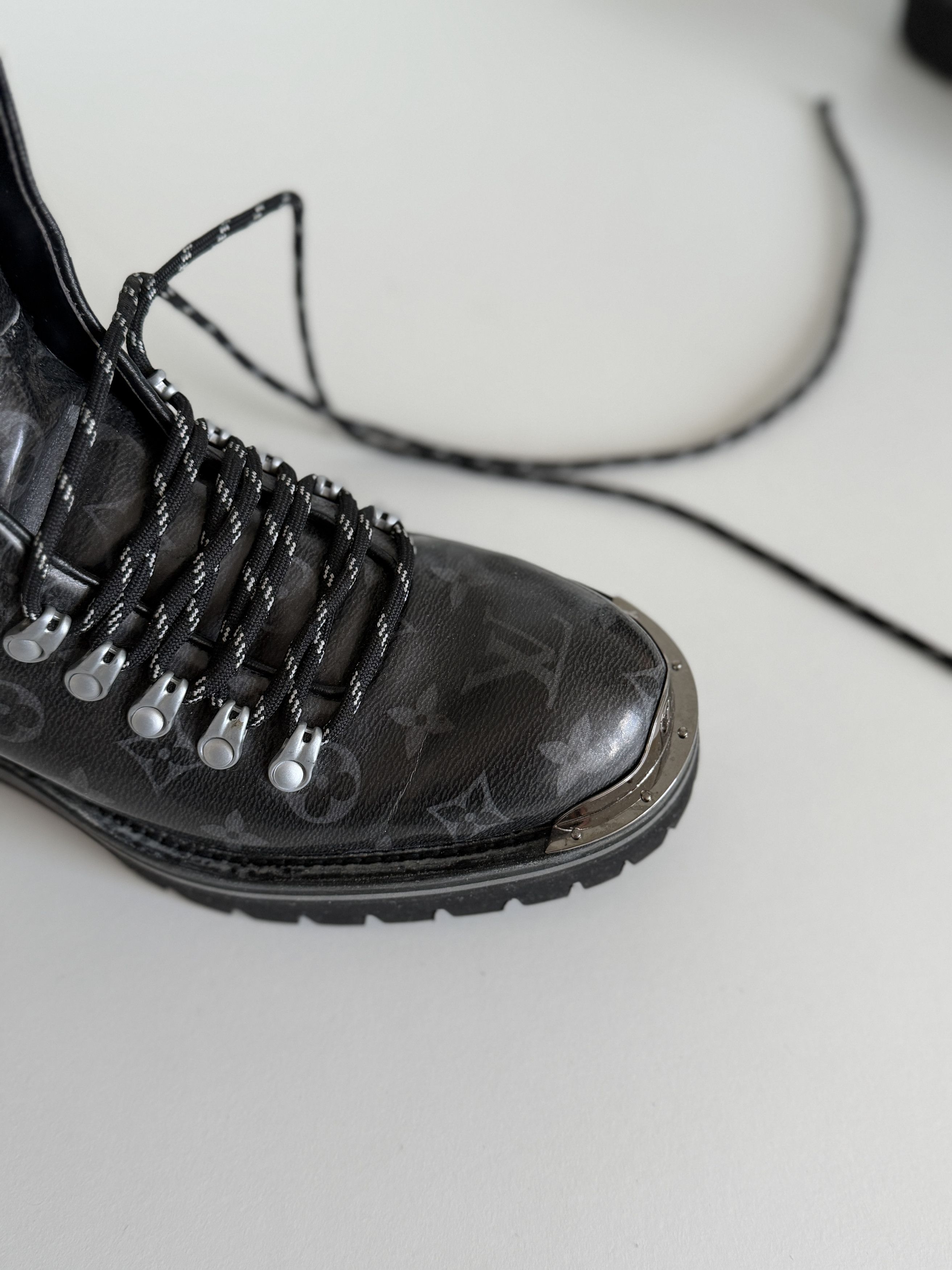 Louis Vuitton Louis Vuitton 6LV Kim Jones Monogram Outland Boots Size US 7.5 / EU 40-41 - 14 Thumbnail