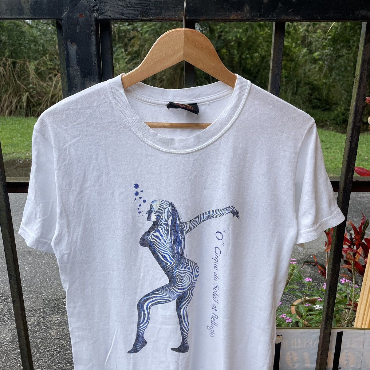 Art Comes First × Vintage 🔥Vintage O Cirque Du Soleil At Bellagio Artist Art Work Tee Size US S / EU 44-46 / 1 - 4 Thumbnail
