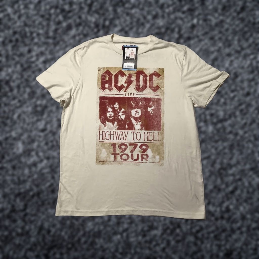 Vintage AC/DC Highway To Hell Shirt Mens Large White 1979 Tour Band Graphic Vintage Style Shirt Mens Large White 1979 Tour Graphic Print AC/DC Size US L / EU 52-54 / 3 - 1 Thumbnail
