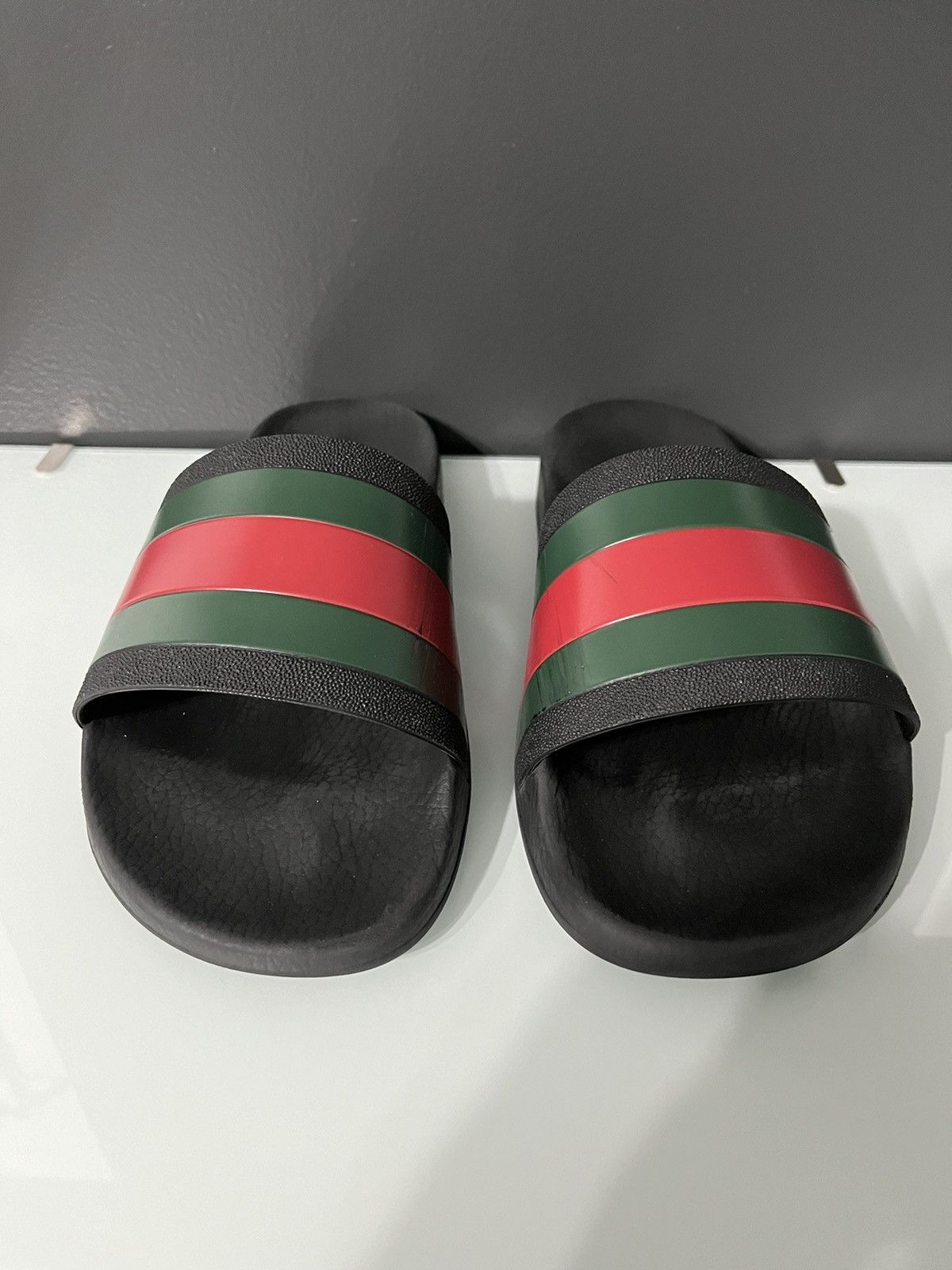 Gucci slides orders classic