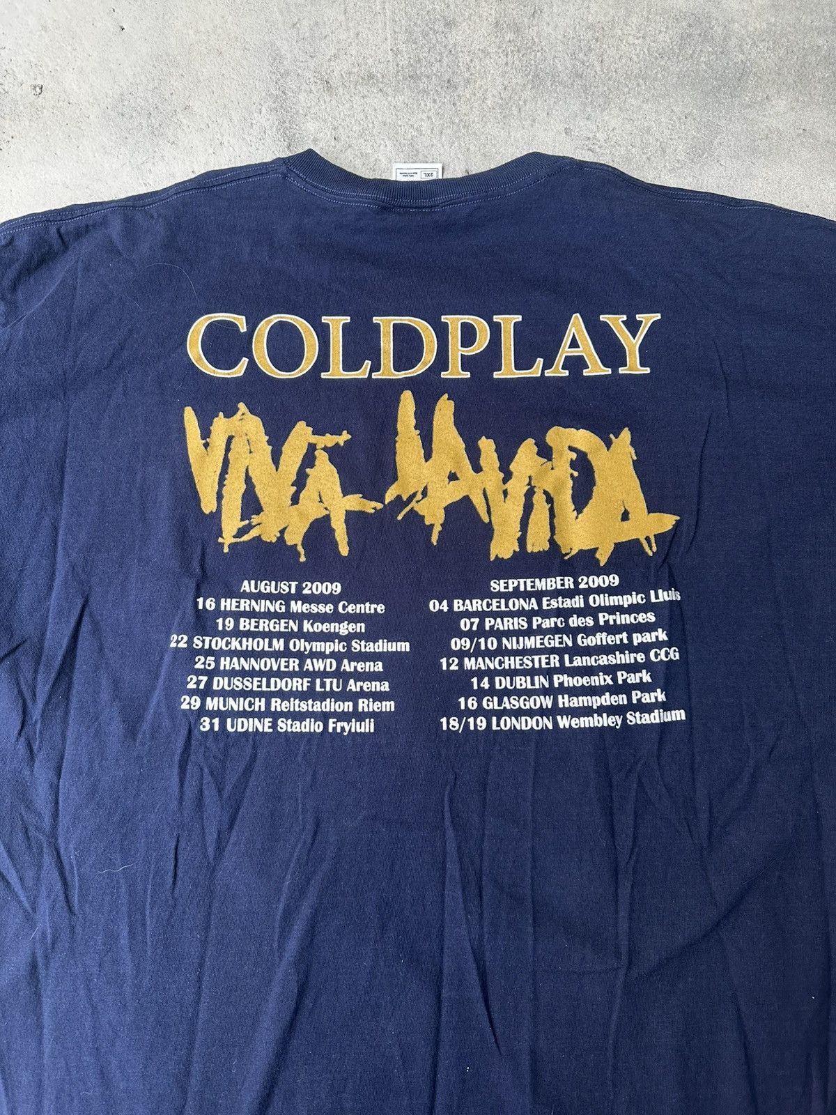 VINTAGE COLDPLAY VIVA LA VIDA TOUR T-SHIRT FROM 2009