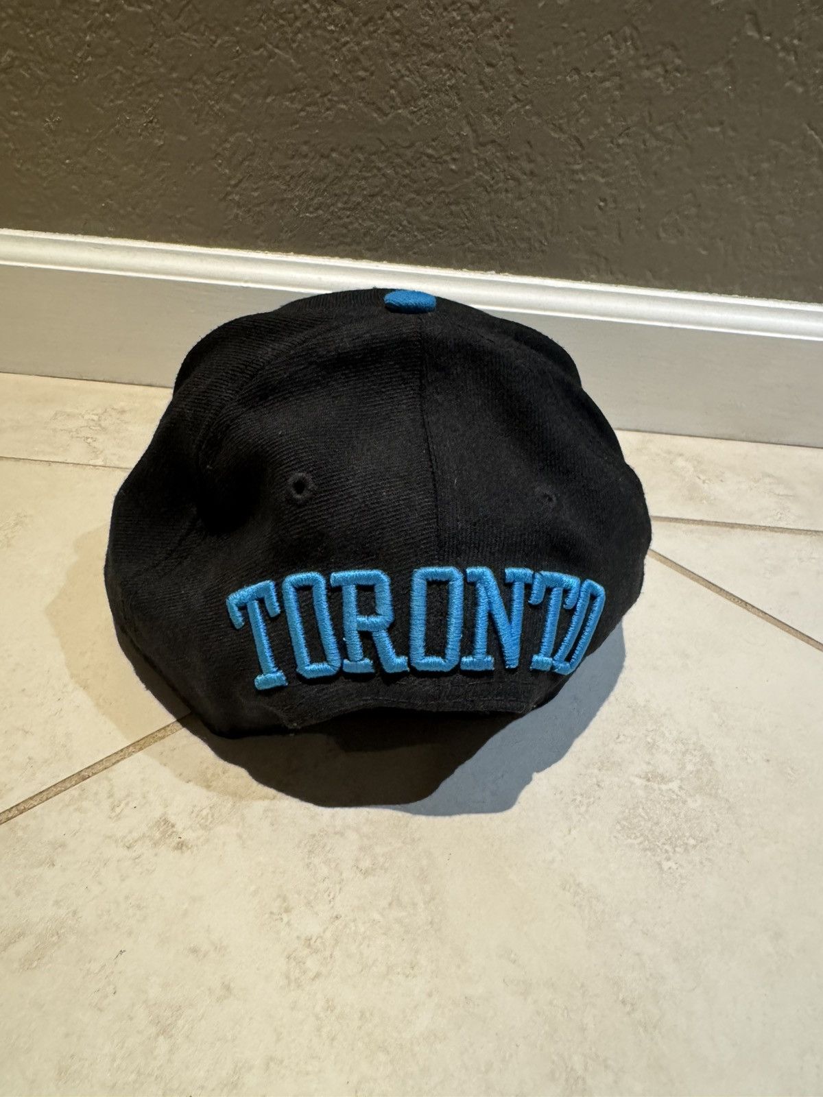 New Era Toronto Blue Jays Black Blue 2Tone Hat Used Snapback Size ONE SIZE - 4 Thumbnail