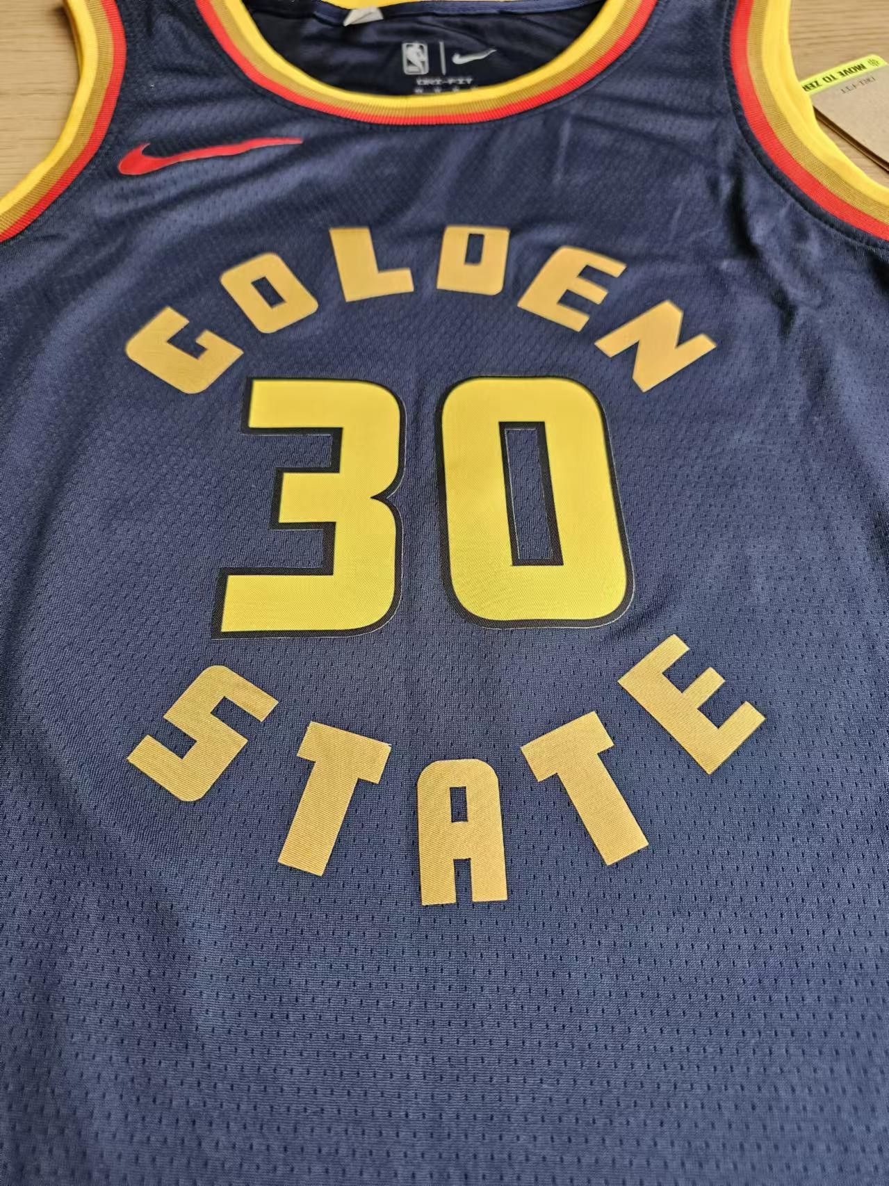 NBA Warriors #30 Stephen Curry Jersey M Size US M / EU 48-50 / 2 - 3 Thumbnail