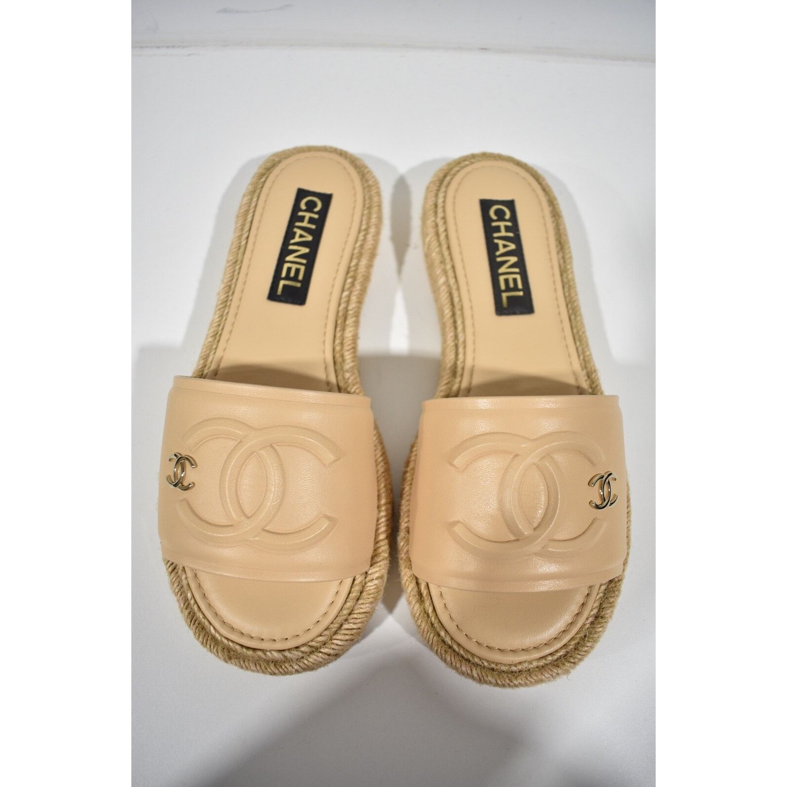 Chanel Chanel 23C Beige Lambskin Leather CC Logo Slide Sandal Size US 8 / IT 38 - 8 Thumbnail