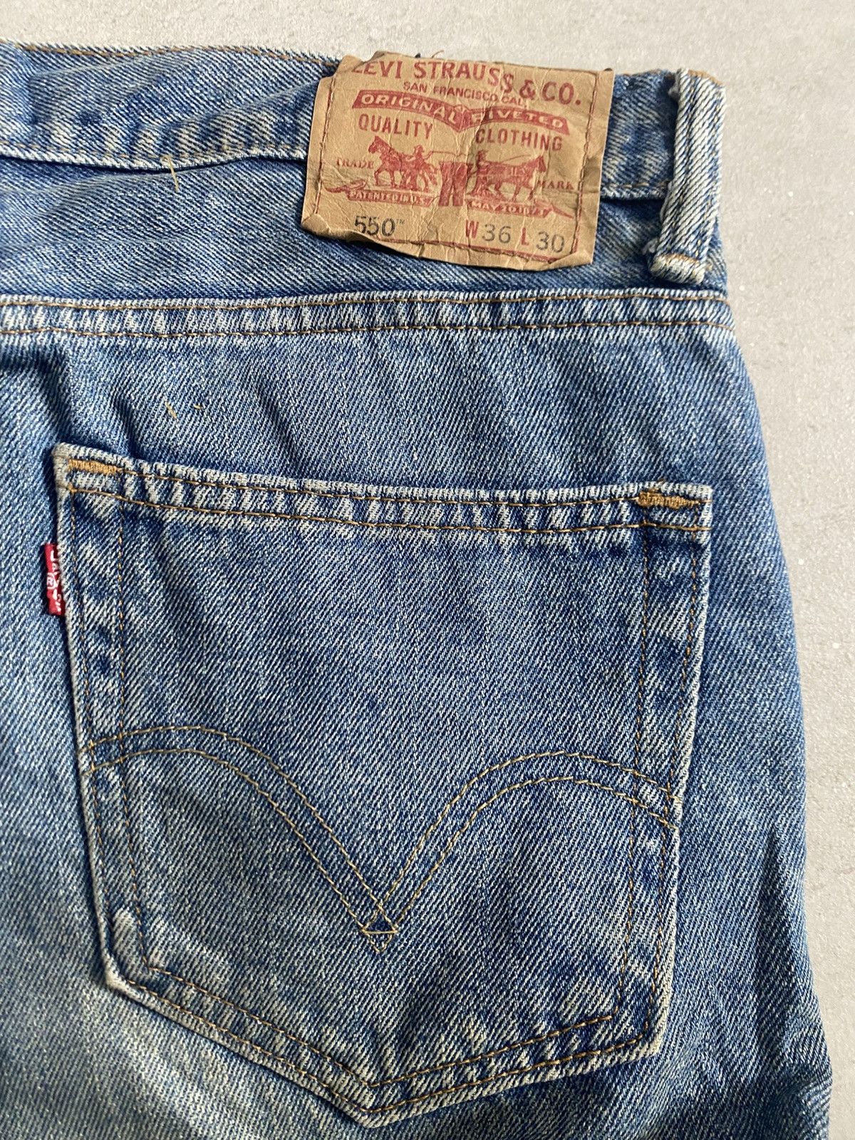 Levi's Levi’s 550 Relaxed Fit Jeans Size US 37 - 15 Thumbnail