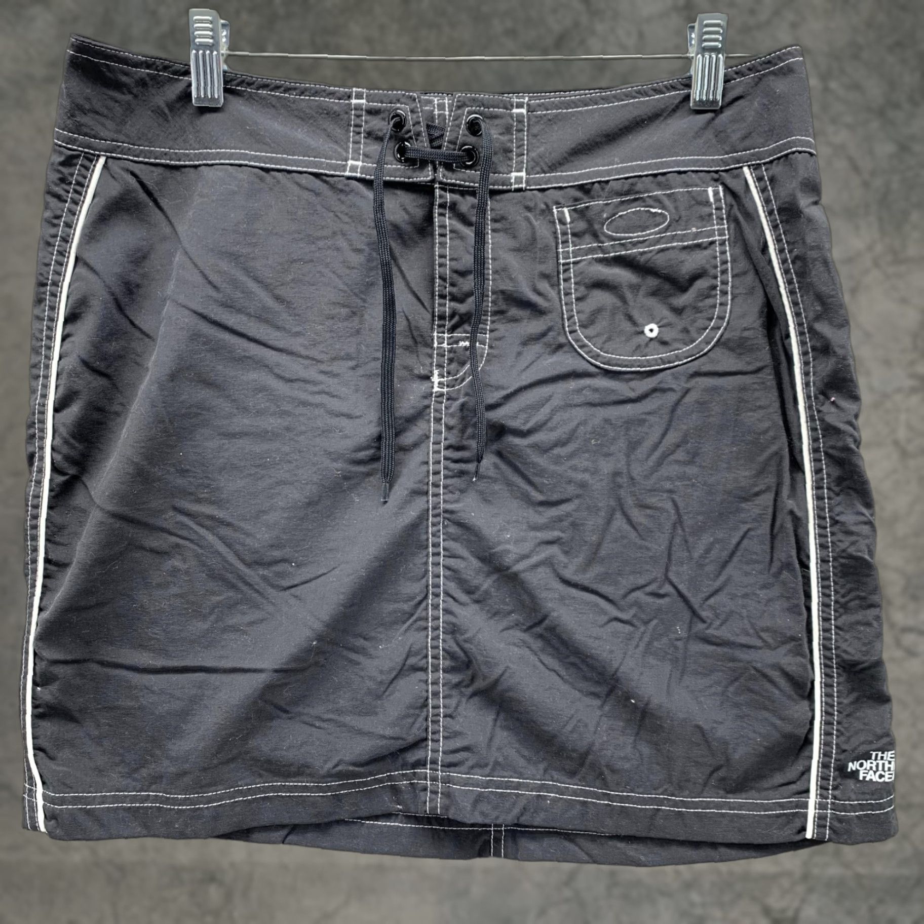 The North Face The North Face Skirt Womens 8 Black Stretch Athletic Lightweight Outdoor Casual Activewear Sportswear Womens 8 Skirt Regular Short Size 30" / US 8 / IT 44 - 1 Thumbnail