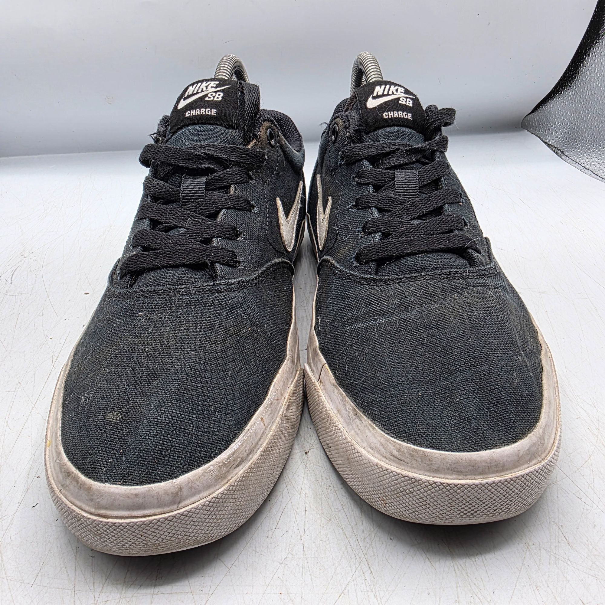 Nike Nike SB Charge Womens Size 9 Black White Sneaker Shoes Casua Size US 9 / EU 42 - 2 Thumbnail