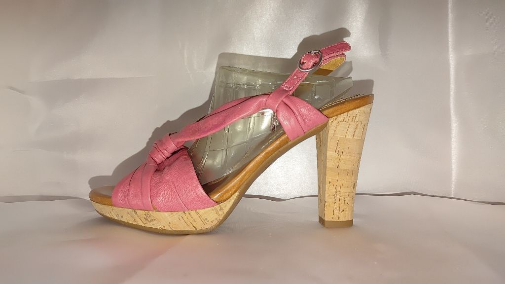 NADA Naya Wind Pink Cork Sandals Size 7.5 NWOT Size US 7.5 / IT 37.5 - 2 Thumbnail