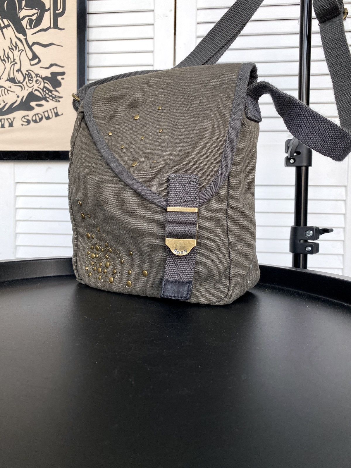 Quiksilver × Vintage Vintage Roxy Quiksilver Studded Logo Y2K Shoulder Bag Khaki Size ONE SIZE - 5 Thumbnail