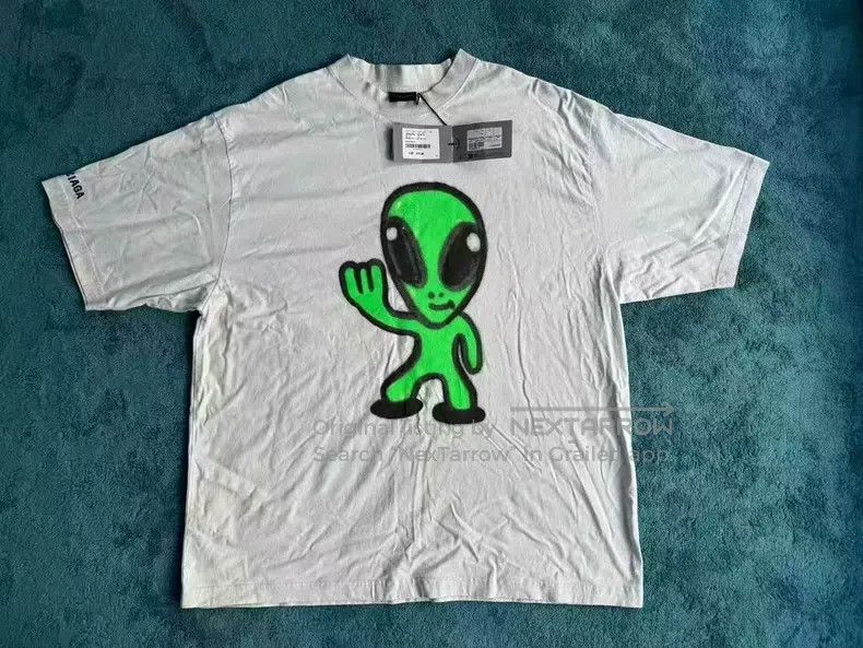 Balenciaga Balenciaga Alien Printed Short Sleeve T-Shirt in White Size US XL / EU 56 / 4 - 1 Thumbnail