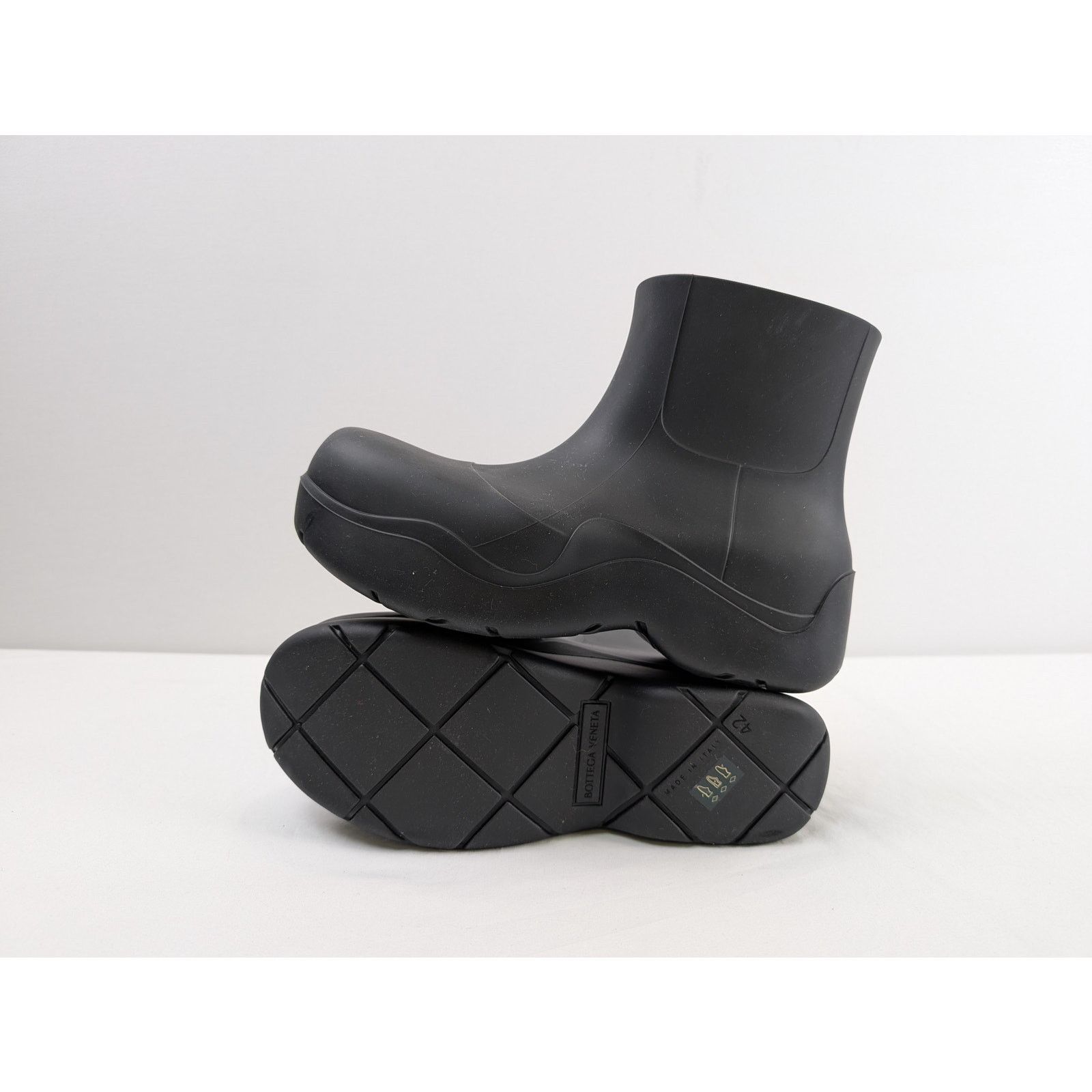 Bottega Veneta o1rshd1 Q:4 / Matt Rubber Puddle Ankle Boots in Black 44 Size US 11 / EU 44 - 8 Thumbnail