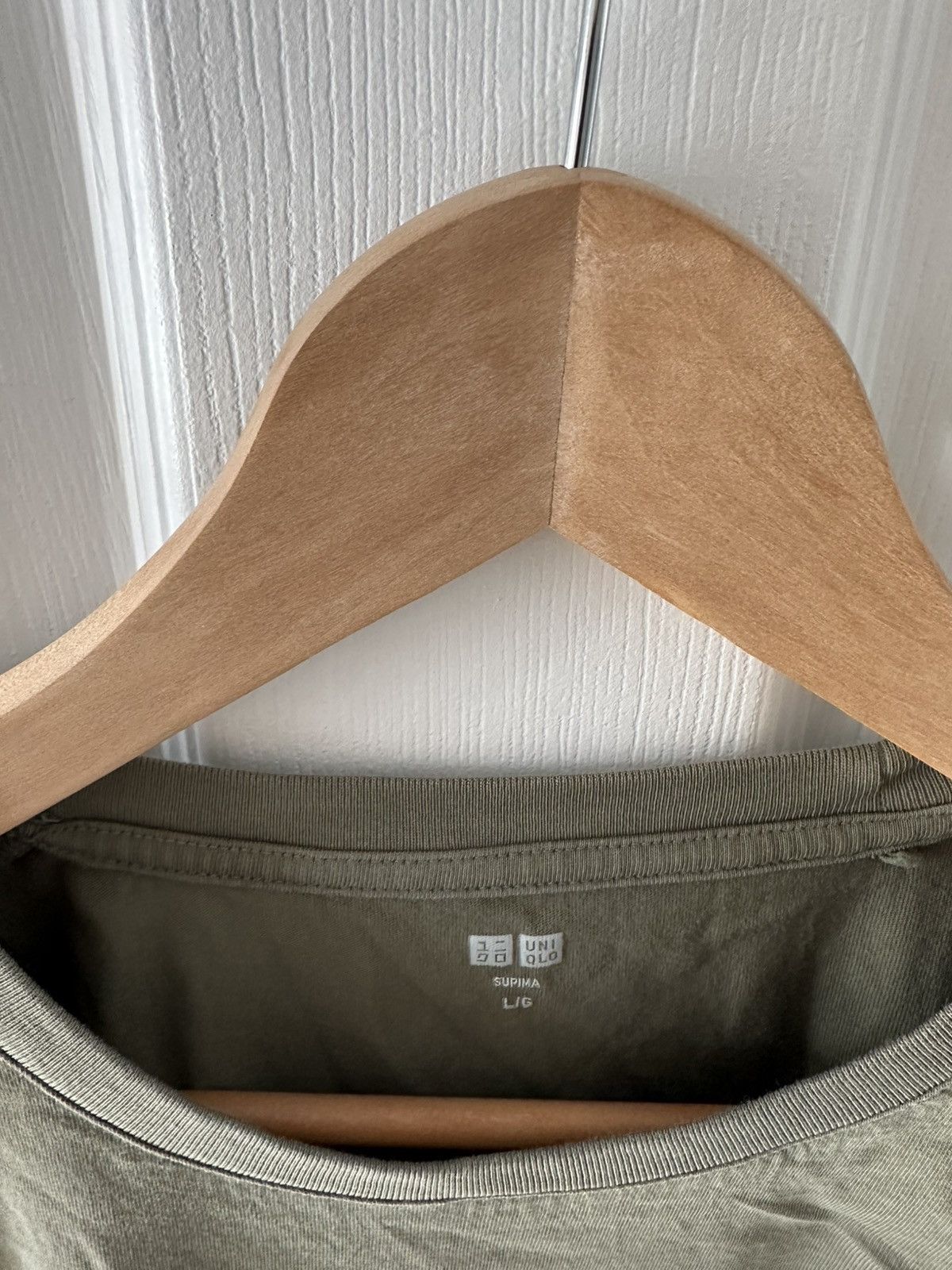 Uniqlo Uniqlo Olive Supima Tee Size US L / EU 52-54 / 3 - 2 Thumbnail