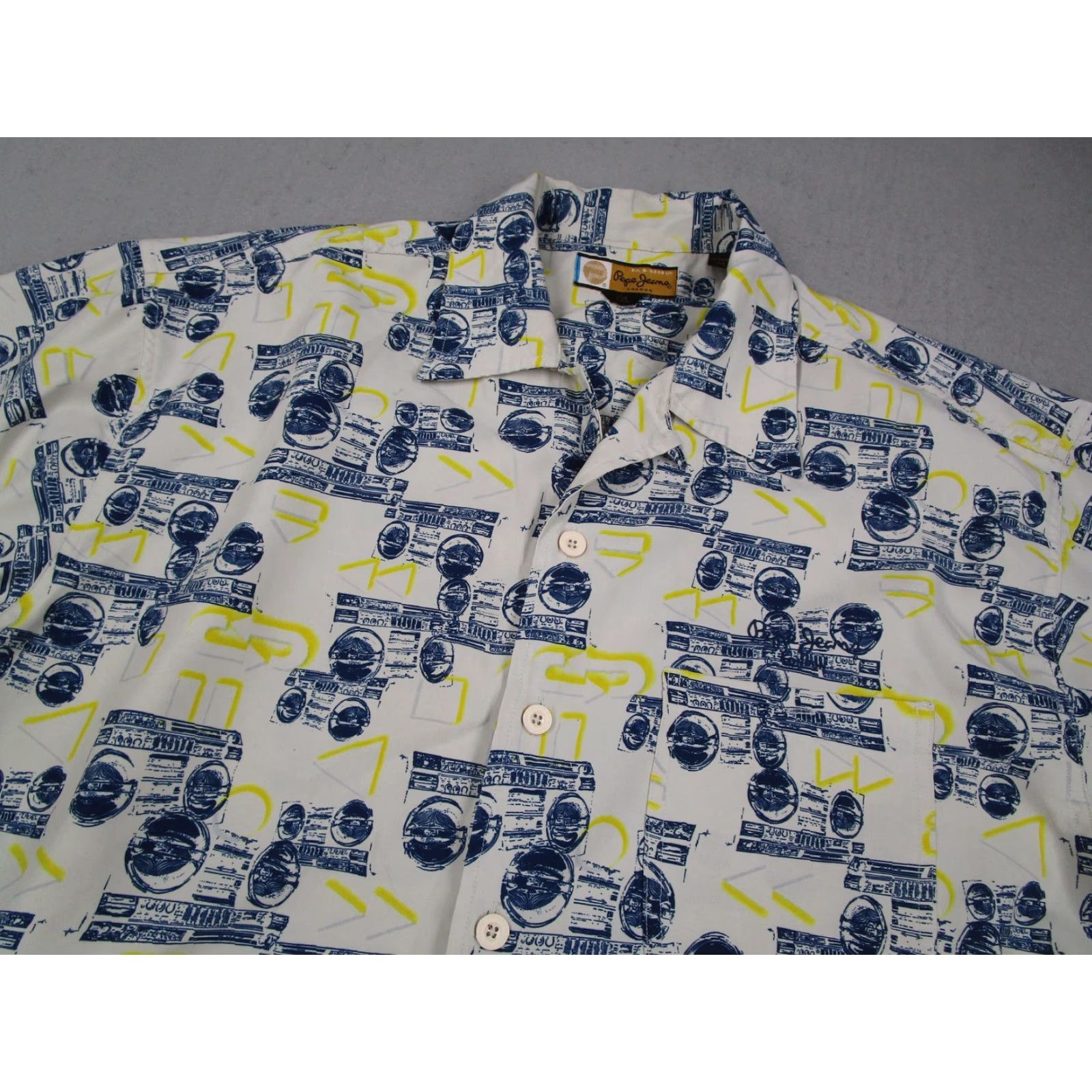 Pepe Jeans VINTAGE Pepe Jeans London Shirt Mens XXL White Blue AOP Boombox Print Loop Collar Y2K Size US XXL / EU 58 / 5 - 2 Thumbnail