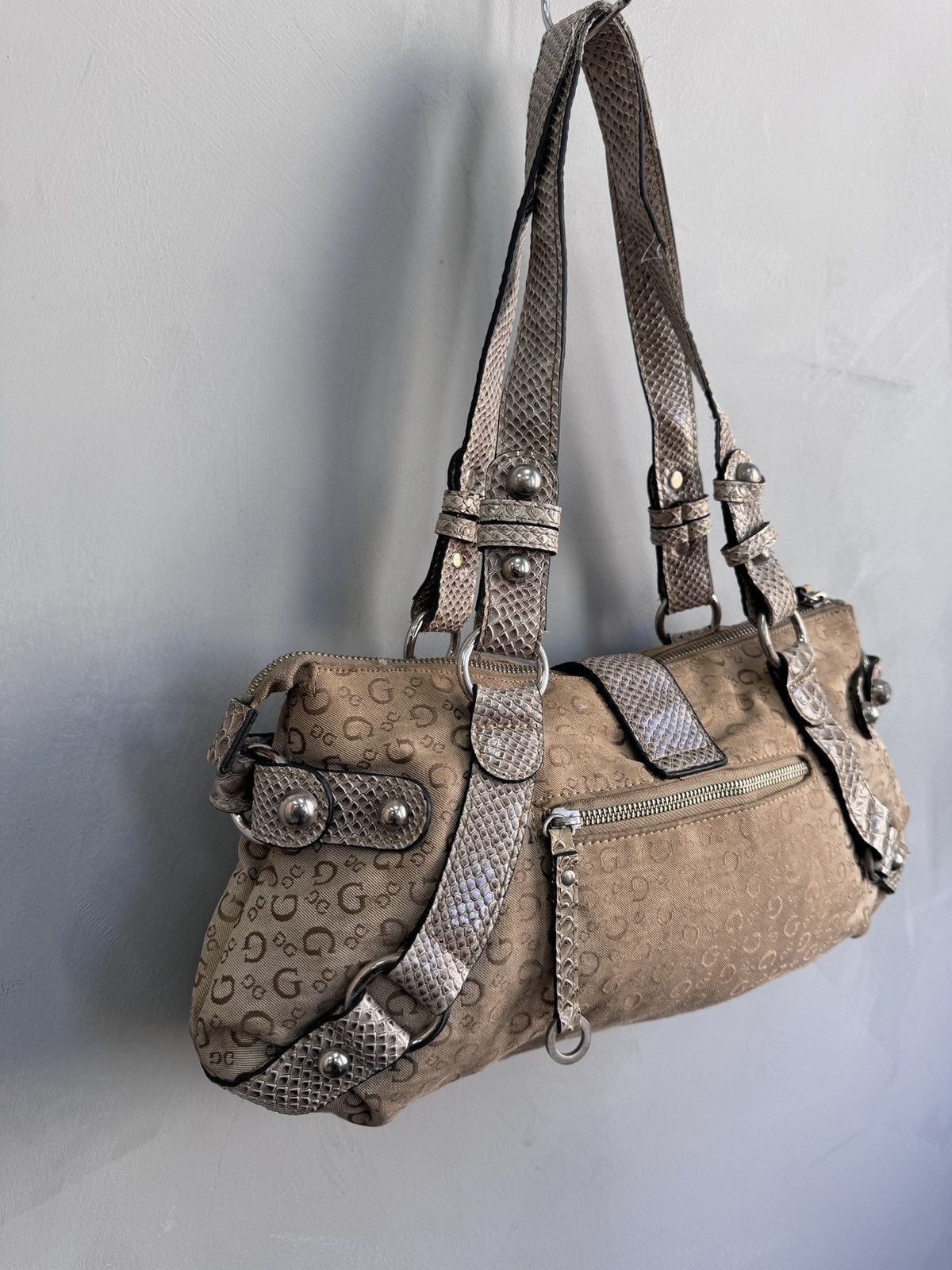 Guess × Vintage Vintage Archival Rare Guess Handbag with many zips Y2K Size ONE SIZE - 9 Thumbnail