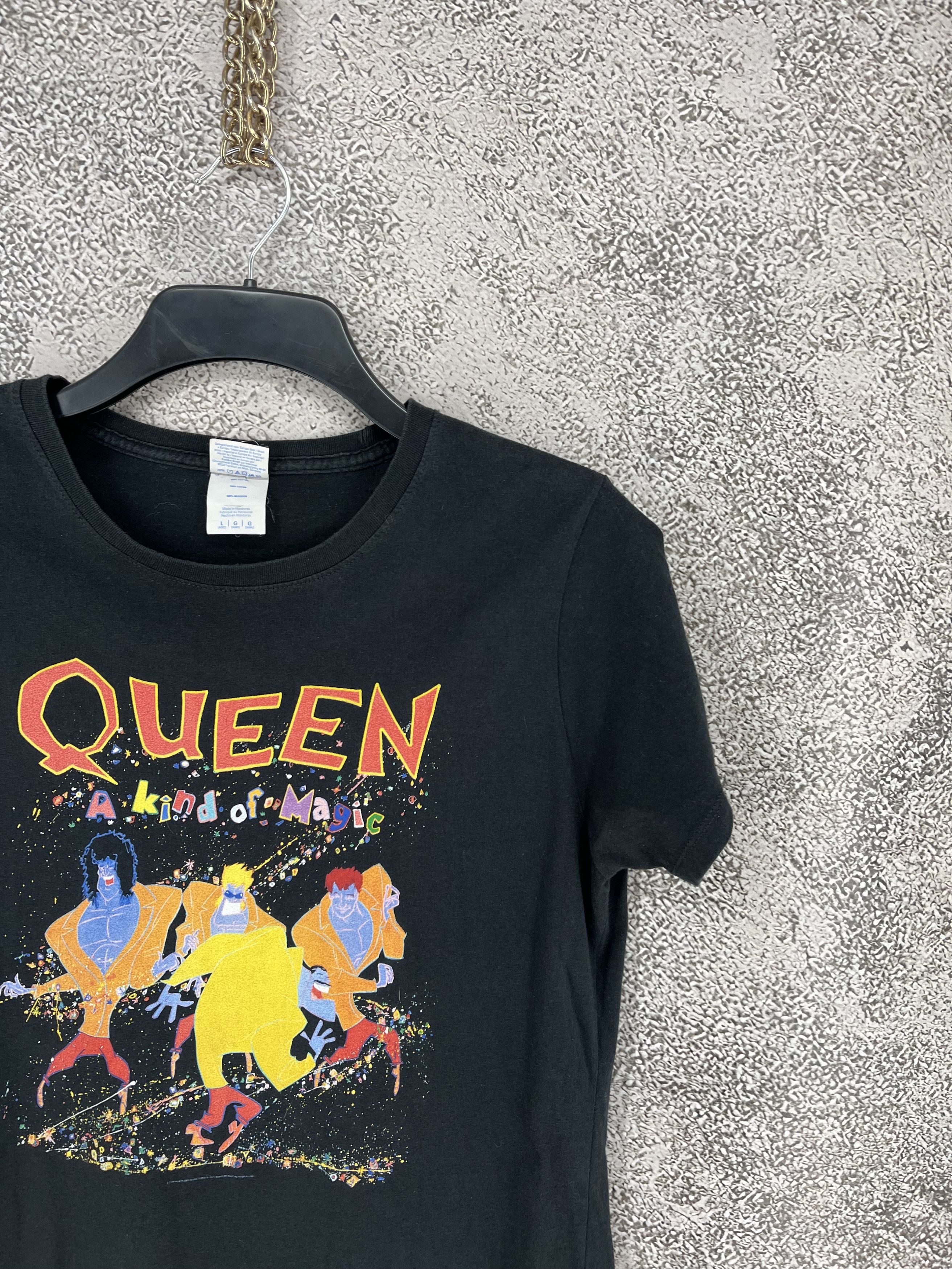 Band Tees Queen Vintage 2000s A Kind of Magic Rock Band Tee Size L / US 10 / IT 46 - 6 Thumbnail
