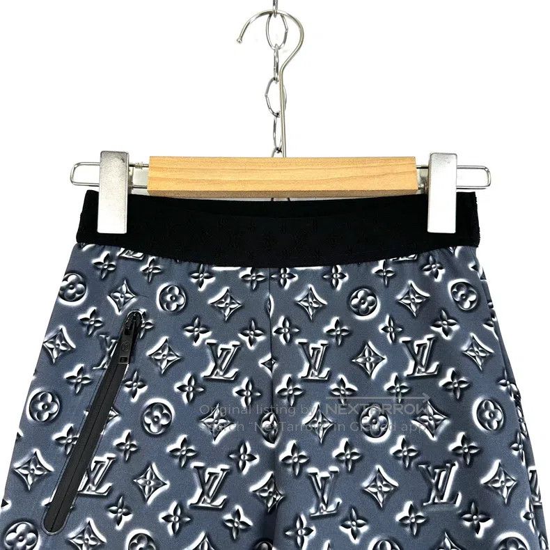 Louis Vuitton Louis Vuitton Grey presbyopic logo yoga pants Size US 34 / EU 50 - 3 Thumbnail