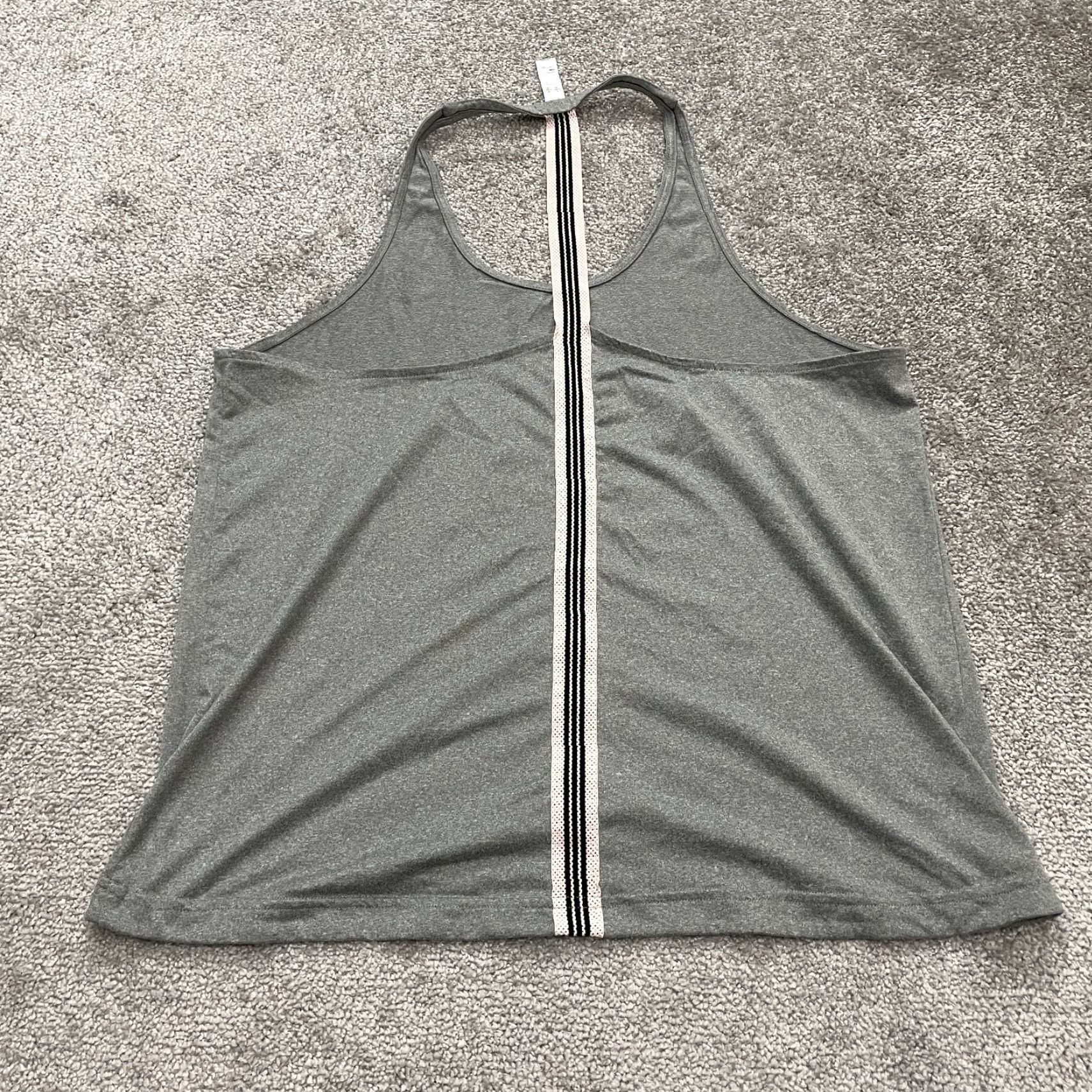 Adidas Adidas Active Tank Top Womens Large Gray Halter Racerback Athletic Gym Yoga Run Tank Size L / US 10 / IT 46 - 2 Thumbnail