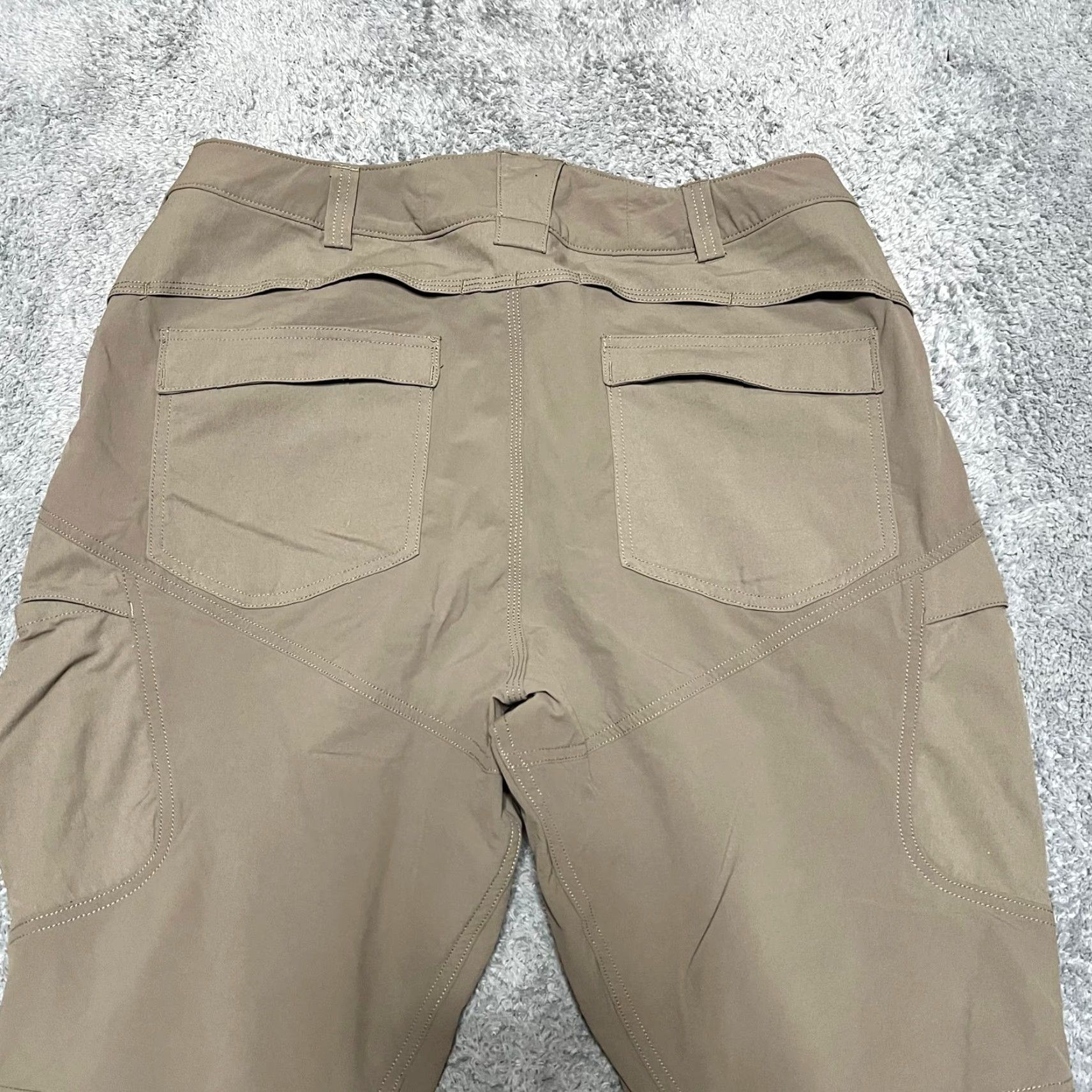Duluth Trading Company Duluth Cargo Pants Womens 18x31 Flextra Tough Slim Curve Setter Light Brown Brown 18x31 Womens Cargo 18 39x29.5 Mens? Size 40" / US 18 - 4 Thumbnail