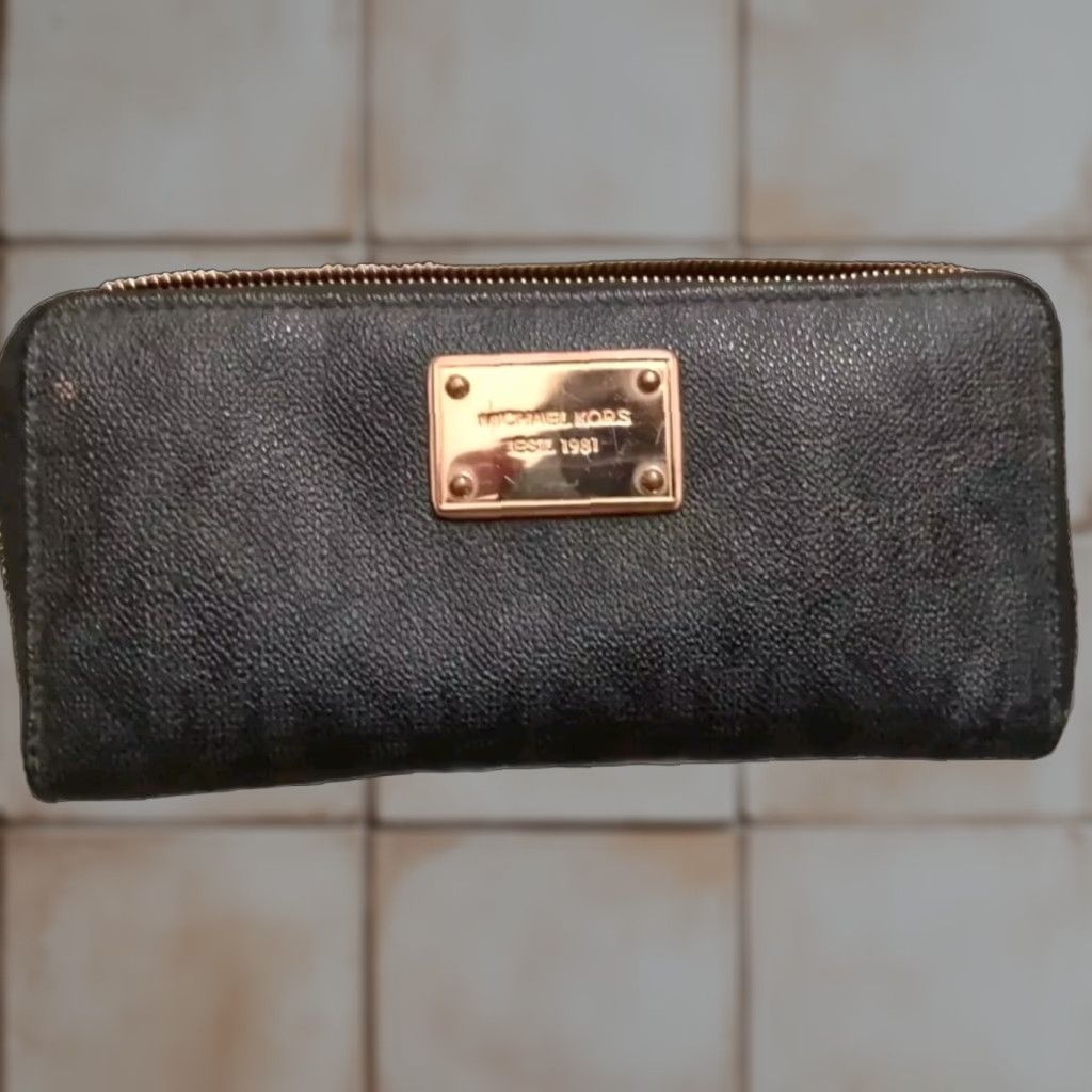 Michael Kors VINTAGE Michael Kors Wallet Dark Gray Leather Gold Clutch Zip Inner Pockets Organizer Credit Card Small Women Black Absinthe Jet Set Gloves? Size ONE SIZE - 1 Thumbnail