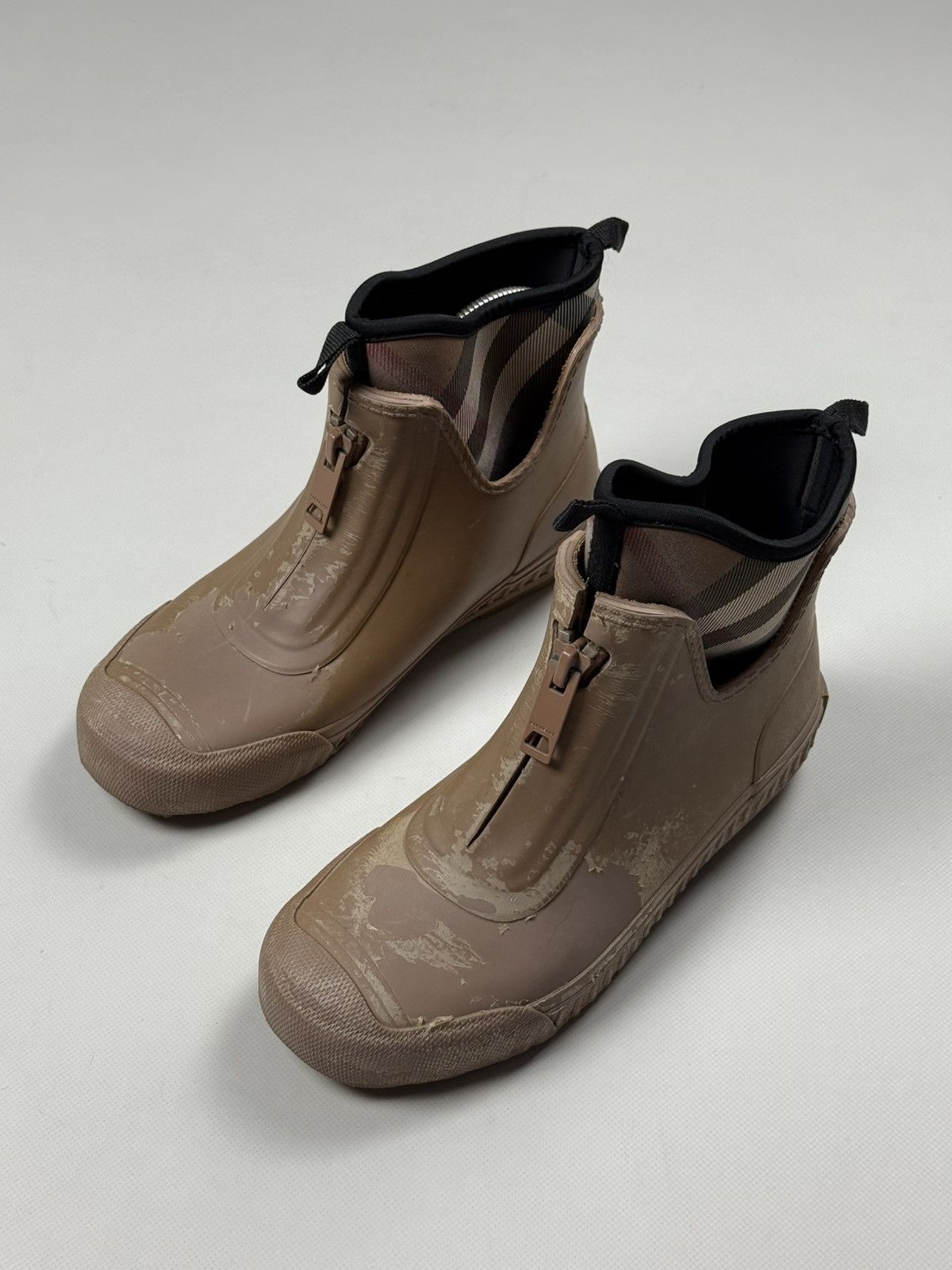 Burberry Burberry Ladies Check Plaid Rubber Rain Boots Shoes Size US 8 / IT 38 - 12 Thumbnail