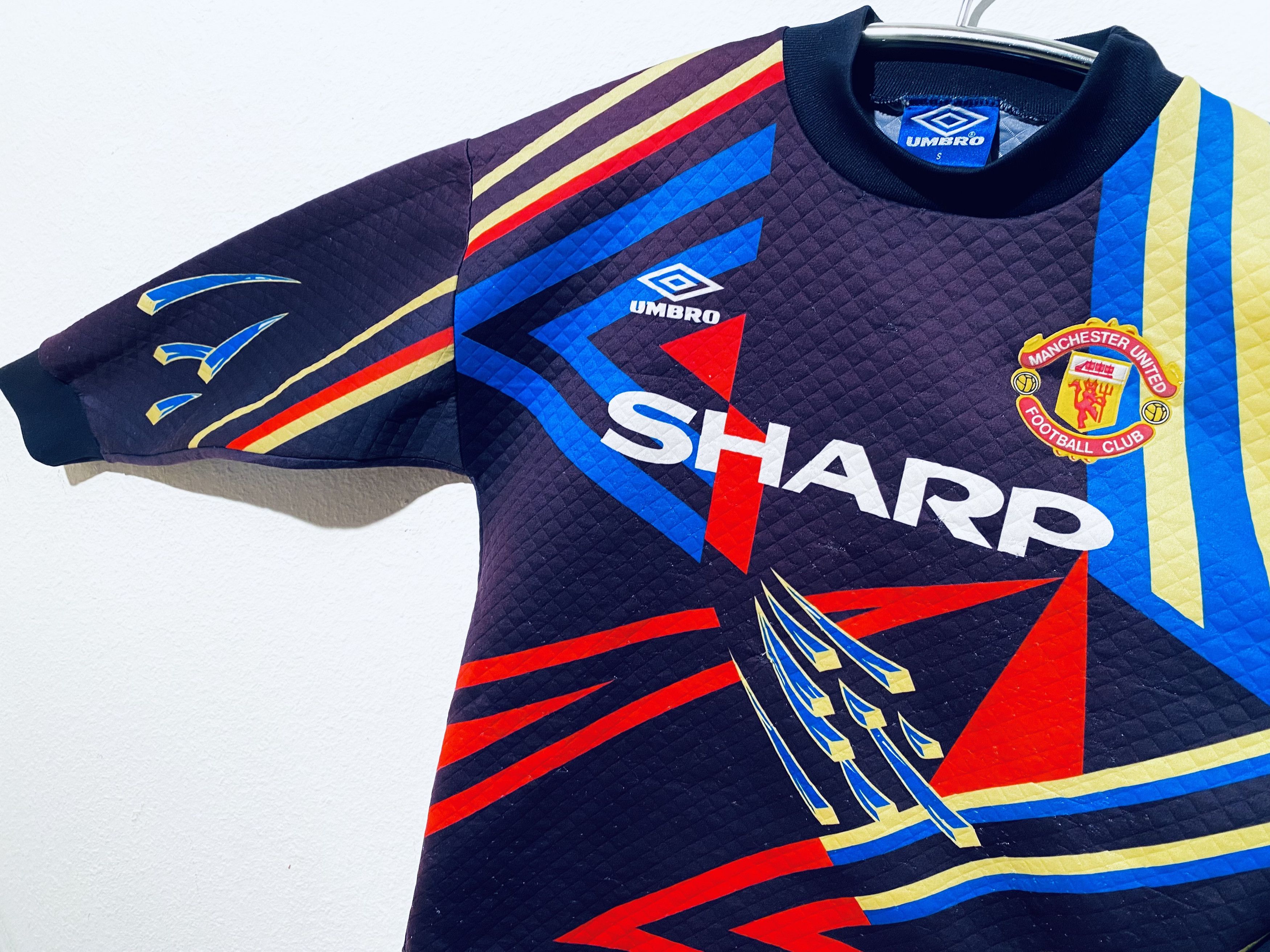Umbro Manchester United Goalkeeper Away Shirt Jersey 1992 - 1993 Size US S / EU 44-46 / 1 - 3 Thumbnail