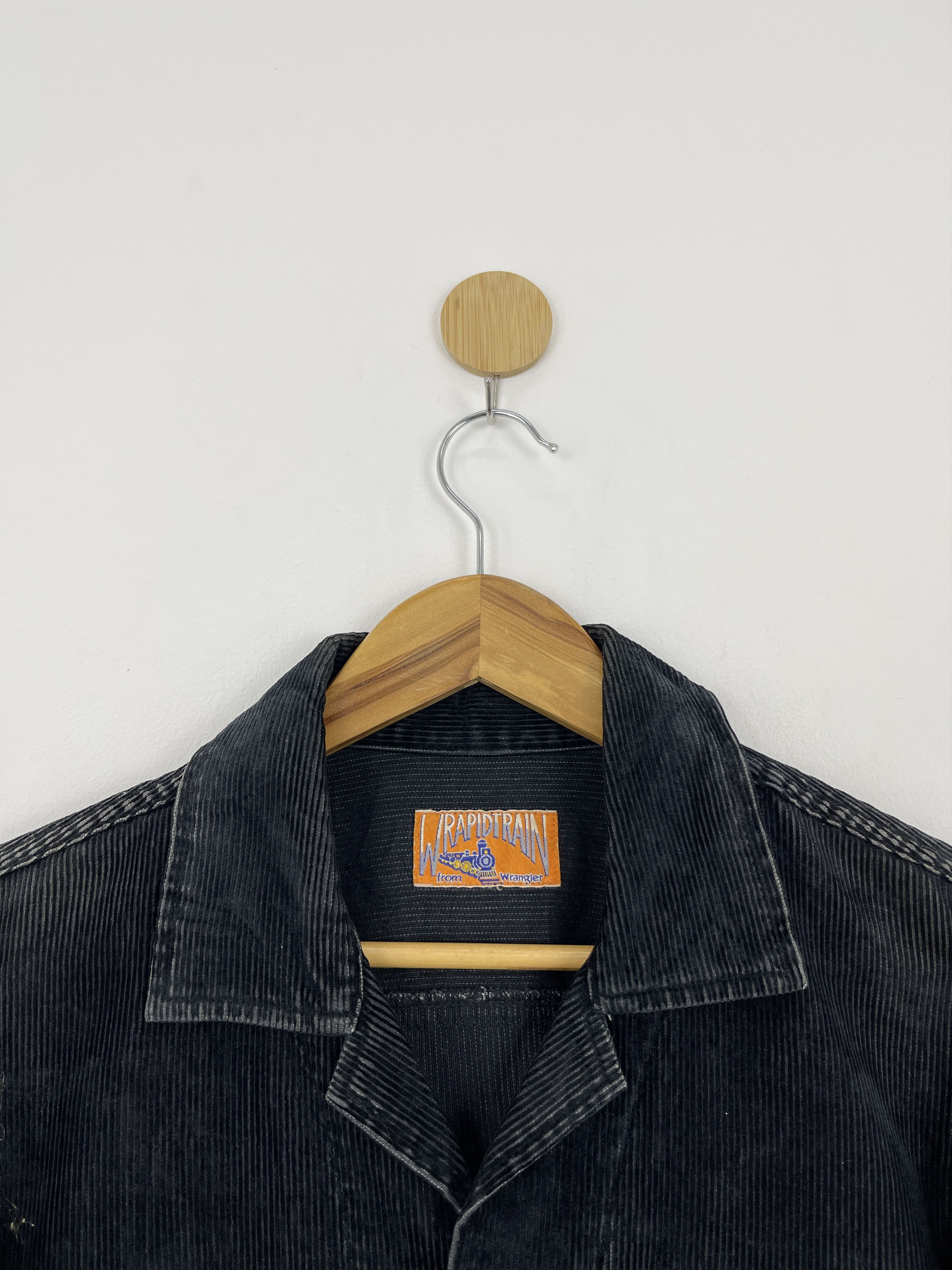 Vintage Vintage Wrangler Corduroy Button Up Denim Jacket JA0027 Size US S / EU 44-46 / 1 - 6 Thumbnail