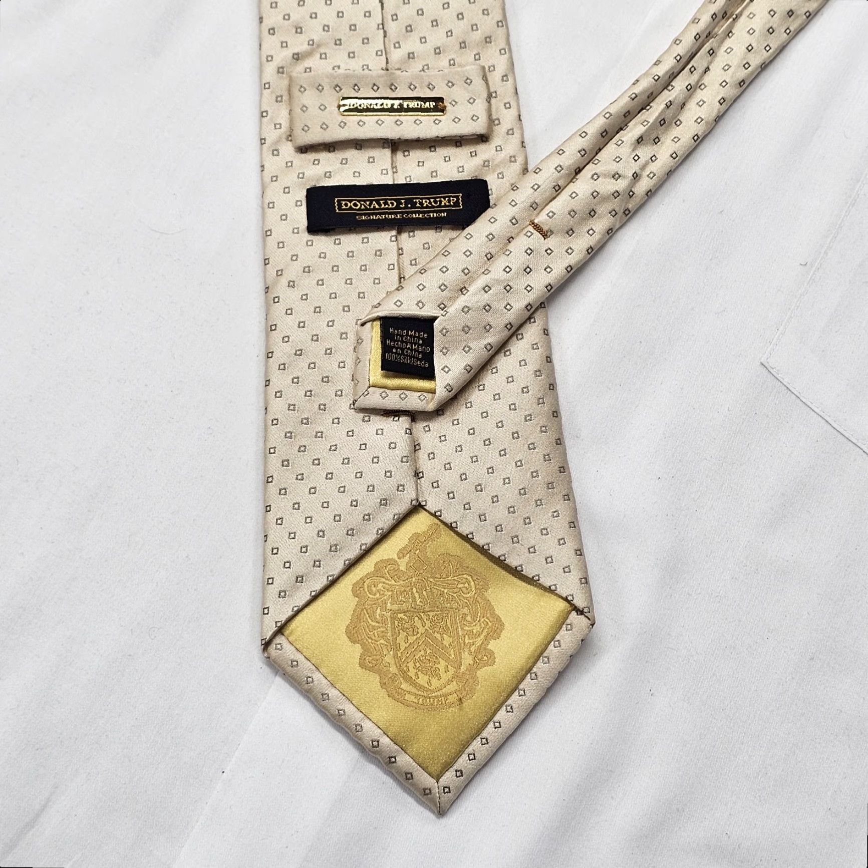 Vintage Donald J. Trump Signature Collection Necktie Men's Beige 100% Silk Small Squares Size ONE SIZE - 5 Thumbnail