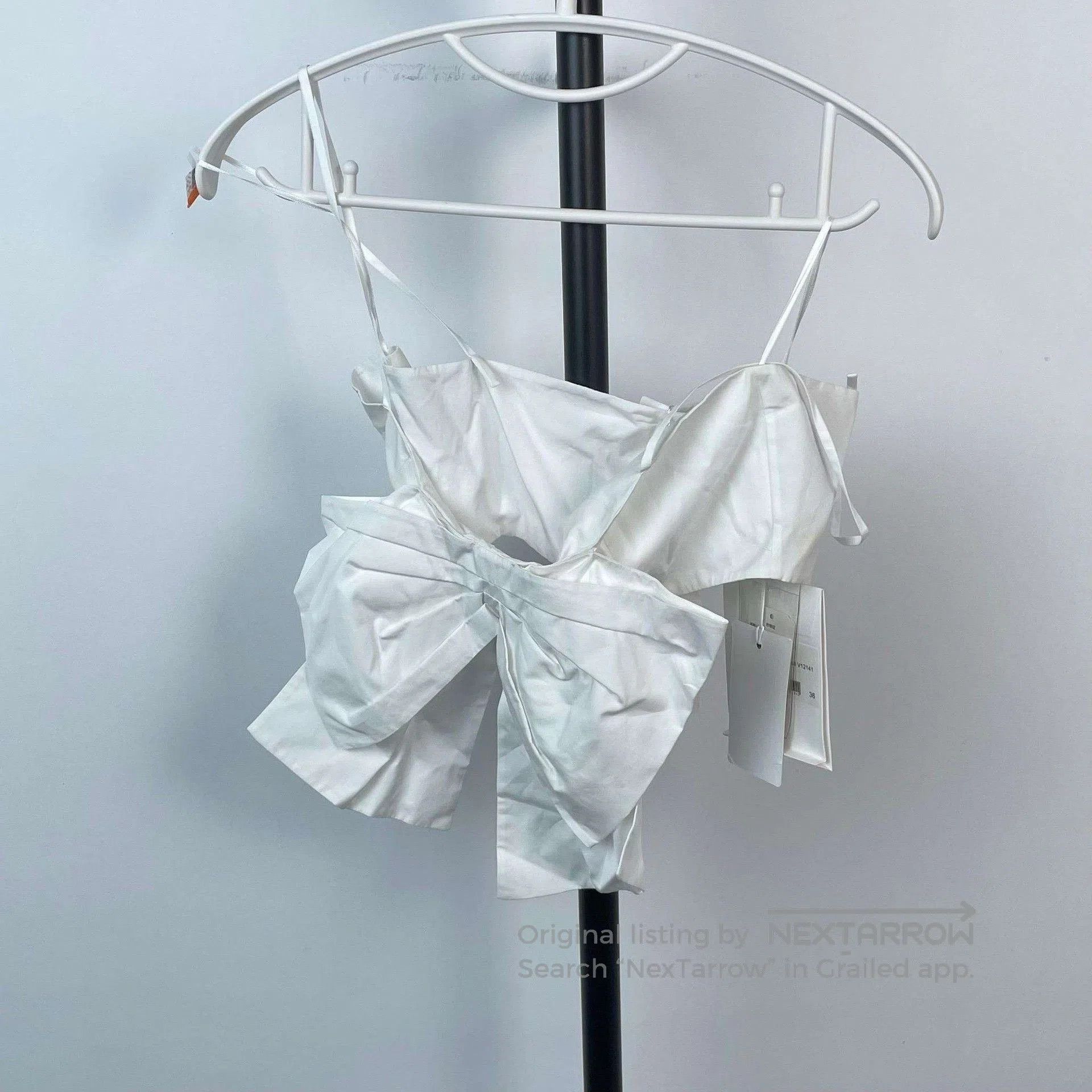 Chanel Chanel White Bow Camisole. Size XS / US 0-2 / IT 36-38 - 1 Thumbnail