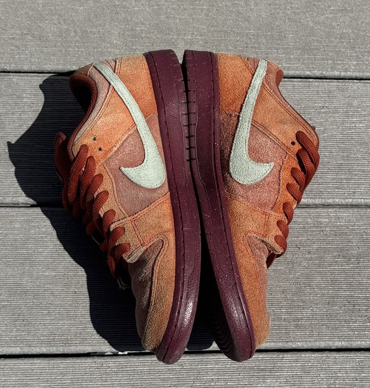 Nike SB Nike Dunk Low SB Mystic Red Size US 9.5 / EU 42-43 - 4 Thumbnail