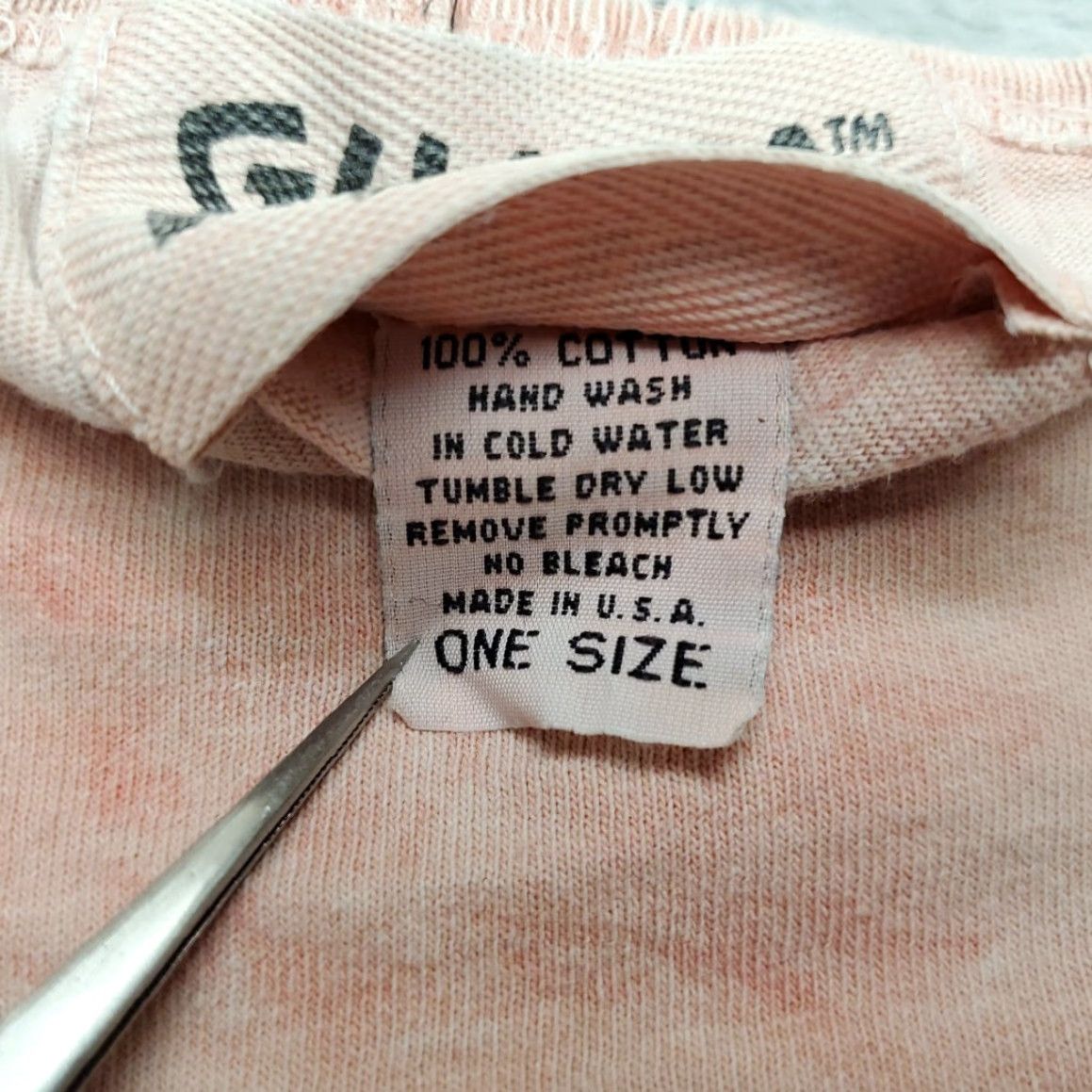 Vintage VINTAGE Hanauma Bay Shirt Mens XL Pink Hawaiian Tropical fish Made in USA Guava Beach T-Shirt Short Sleeve Crew Neck Size US XL / EU 56 / 4 - 6 Thumbnail