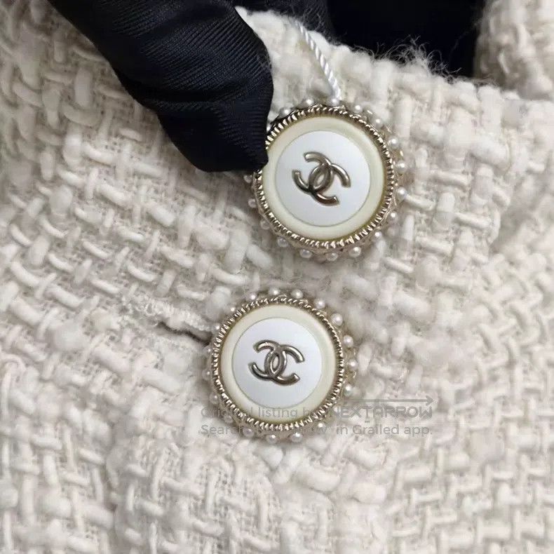 Chanel Chanel Small fragrance-style jacket Size XXS / US 00 / IT 34 - 3 Thumbnail
