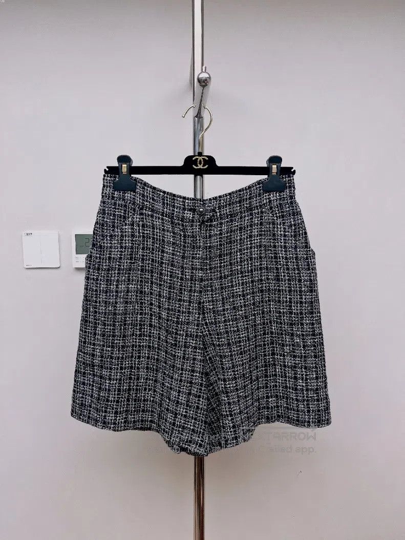 Chanel Coloured tweed shorts