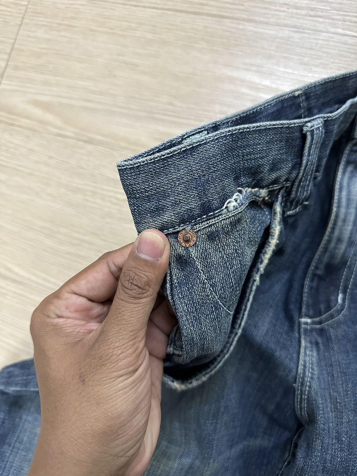 Beauty Beast × Quiksilver × Vintage Vintage Y2K Rare Beautiful Quiksilver Distressed Denim Pants Size US 36 / EU 52 - 5 Thumbnail