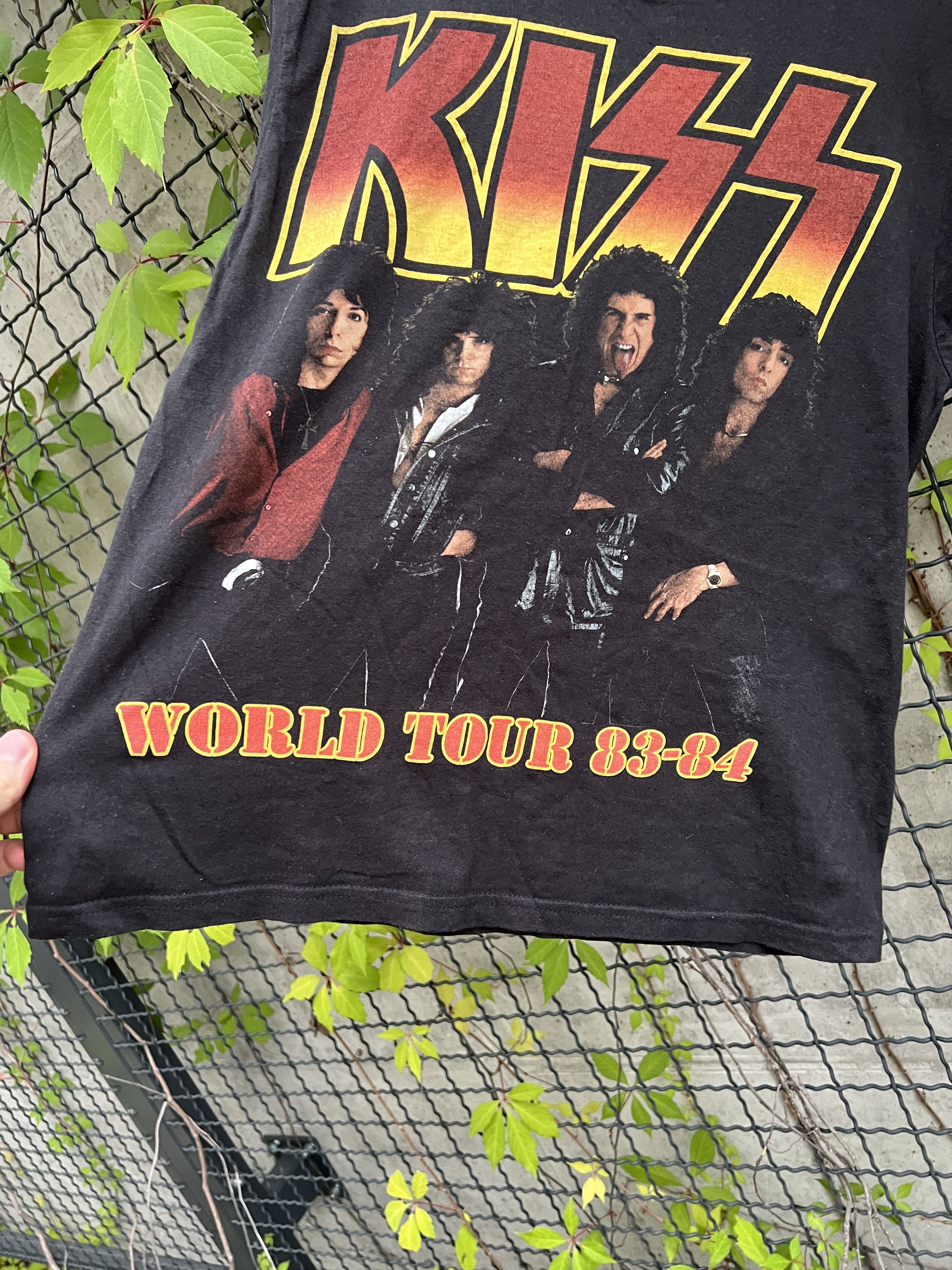 Band Tees Vintage 90s Kiss Rock Band Tour 83-84 T-shirt Size US M / EU 48-50 / 2 - 8 Thumbnail