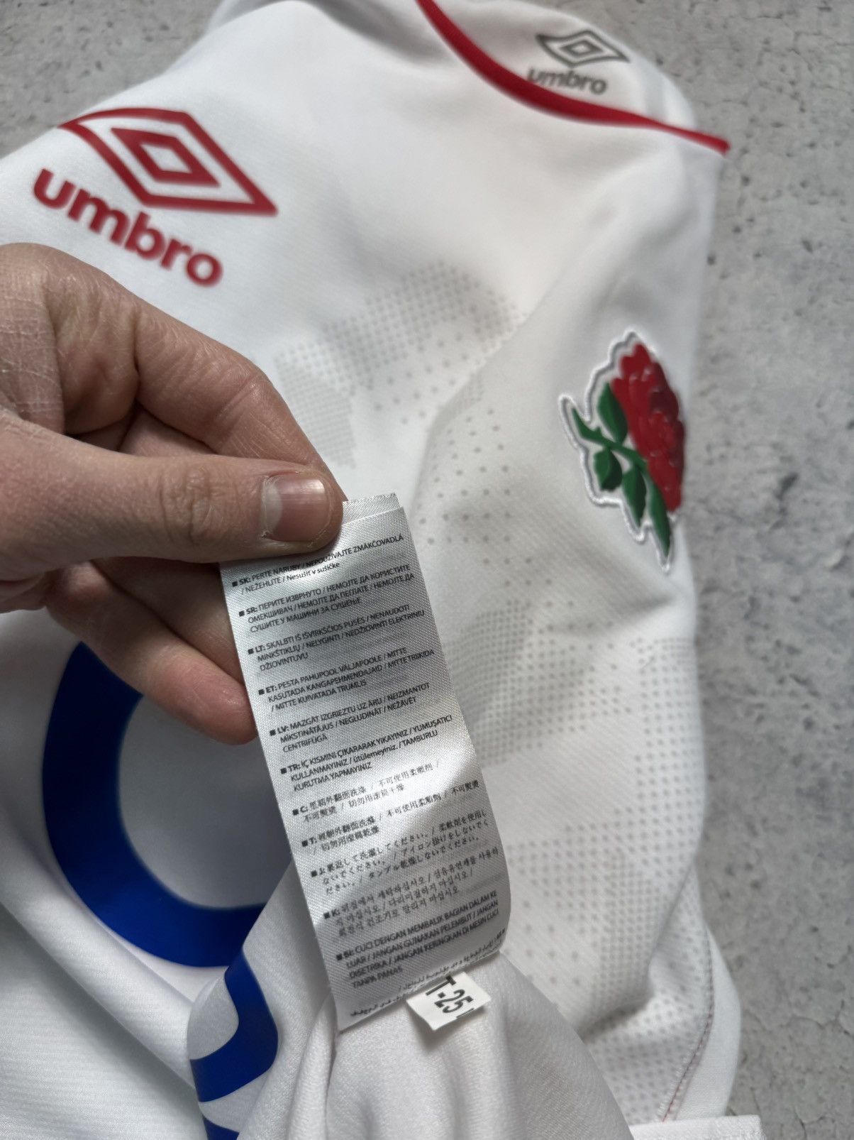 Umbro Umbro England Rugby League O2 Jersey Shirt Y2K Vintage Size US M / EU 48-50 / 2 - 10 Thumbnail