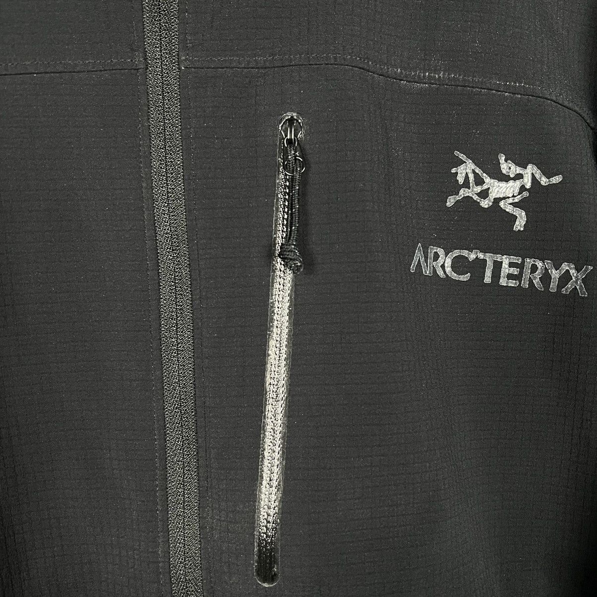 Arc'teryx Arc'Teryx light jacket black nylon rare vintage men’s size L Size US L / EU 52-54 / 3 - 3 Thumbnail