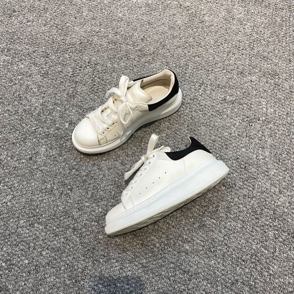 Alexander McQueen Alexander McQueen Oversized sneakers Size US 9 / IT 39 - 2 Thumbnail
