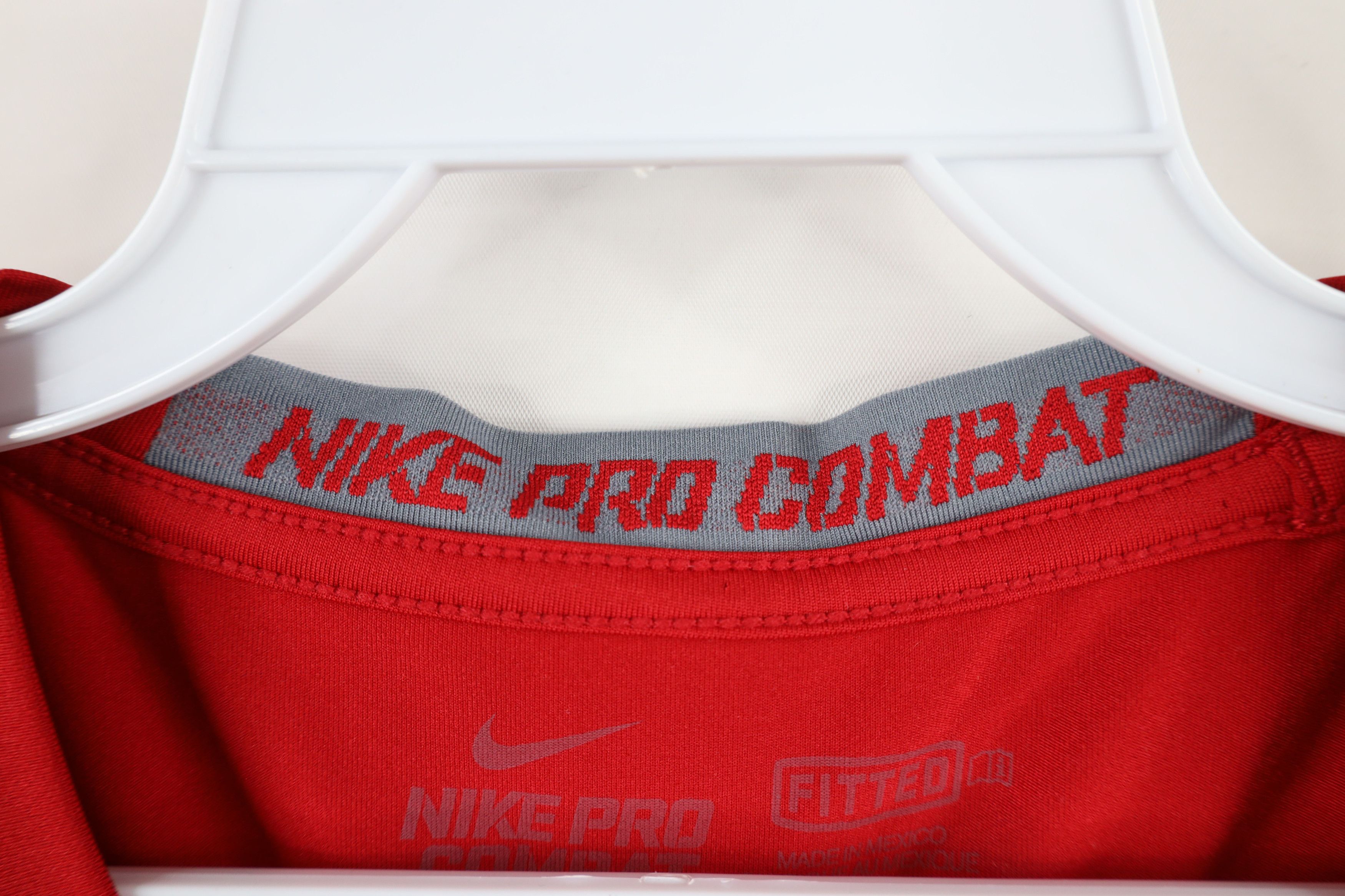 Nike × Vintage Nike Pro Combat Compression Sleeveless Training T-Shirt Red Size US S / EU 44-46 / 1 - 8 Thumbnail