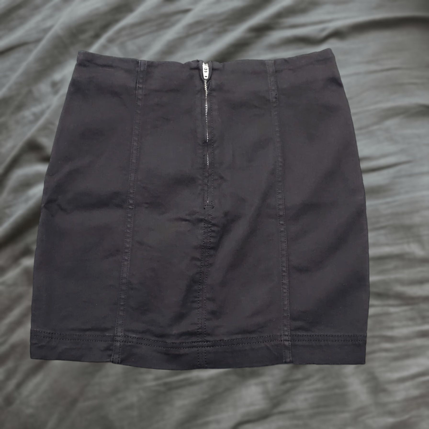 Free People Free People Pencil Skirt Womens 4 Black Cotton Stretch Back Zip Skirt Womens Size 4 Black Cotton Stretch Back Zip VINTAGE? No Size 27" / US 4 / IT 40 - 1 Thumbnail