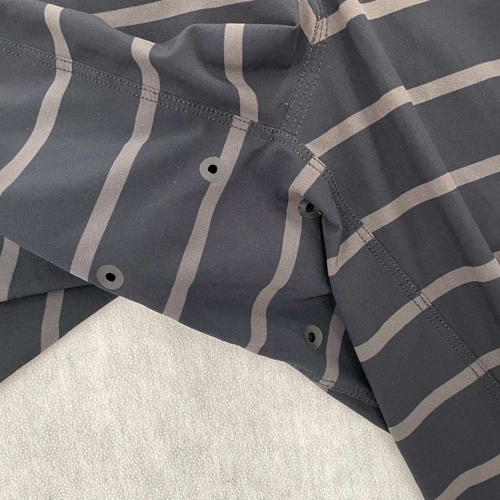Lululemon Lululemon Shorts Adult 40 Black Gray Striped Pocket Mens Athletic Activewear Shorts Size US 40 / EU 56 - 7 Thumbnail