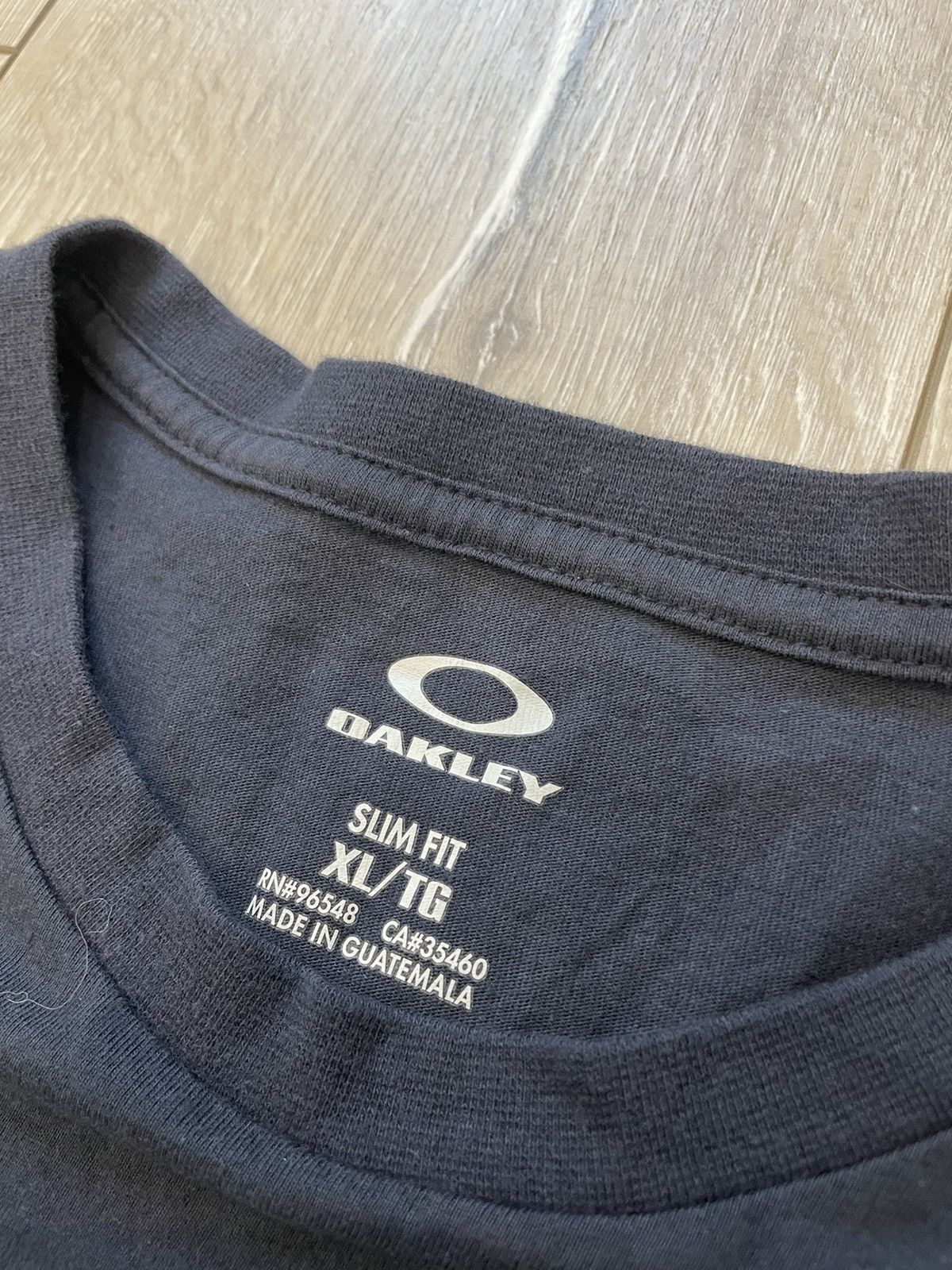 Oakley × Vintage Vintage Oakley Center Logo Boxy T-shirt Y2K XL Size US XL / EU 56 / 4 - 4 Thumbnail
